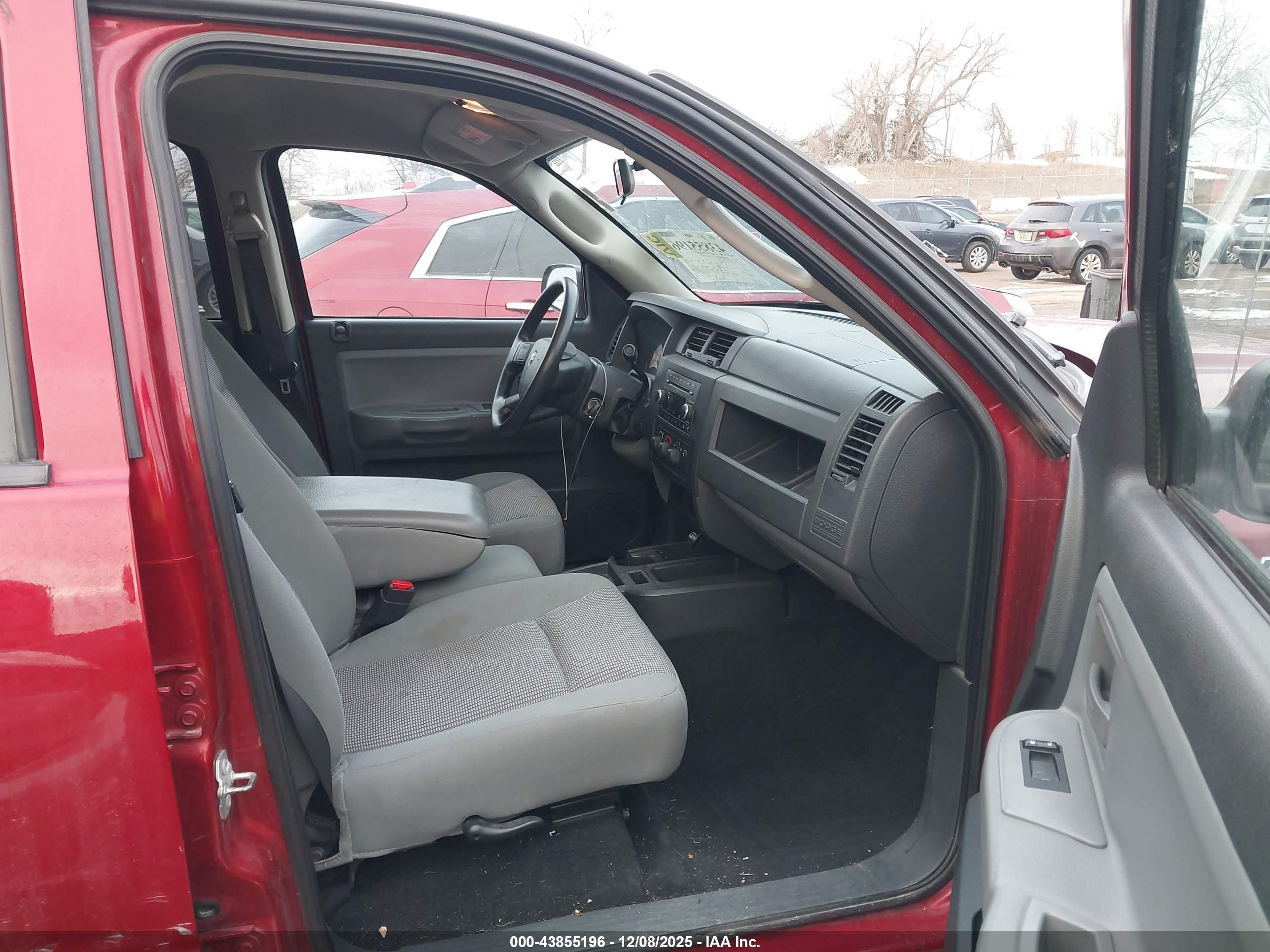 DODGE DAKOTA image 5