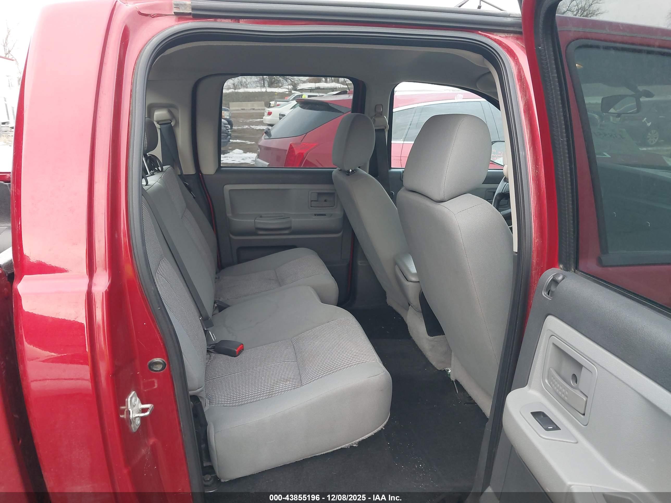 DODGE DAKOTA image 8