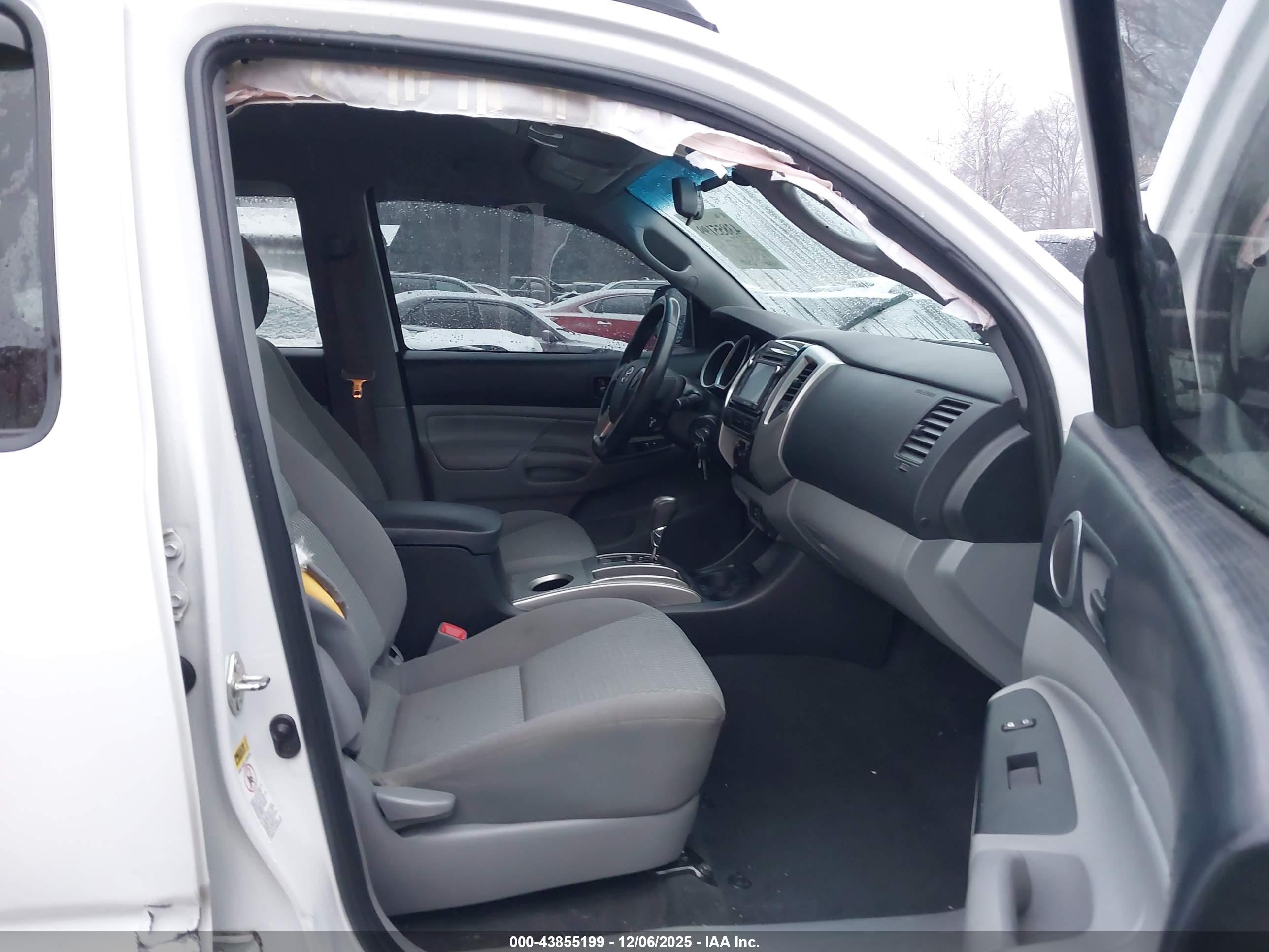 TOYOTA TACOMA image 5