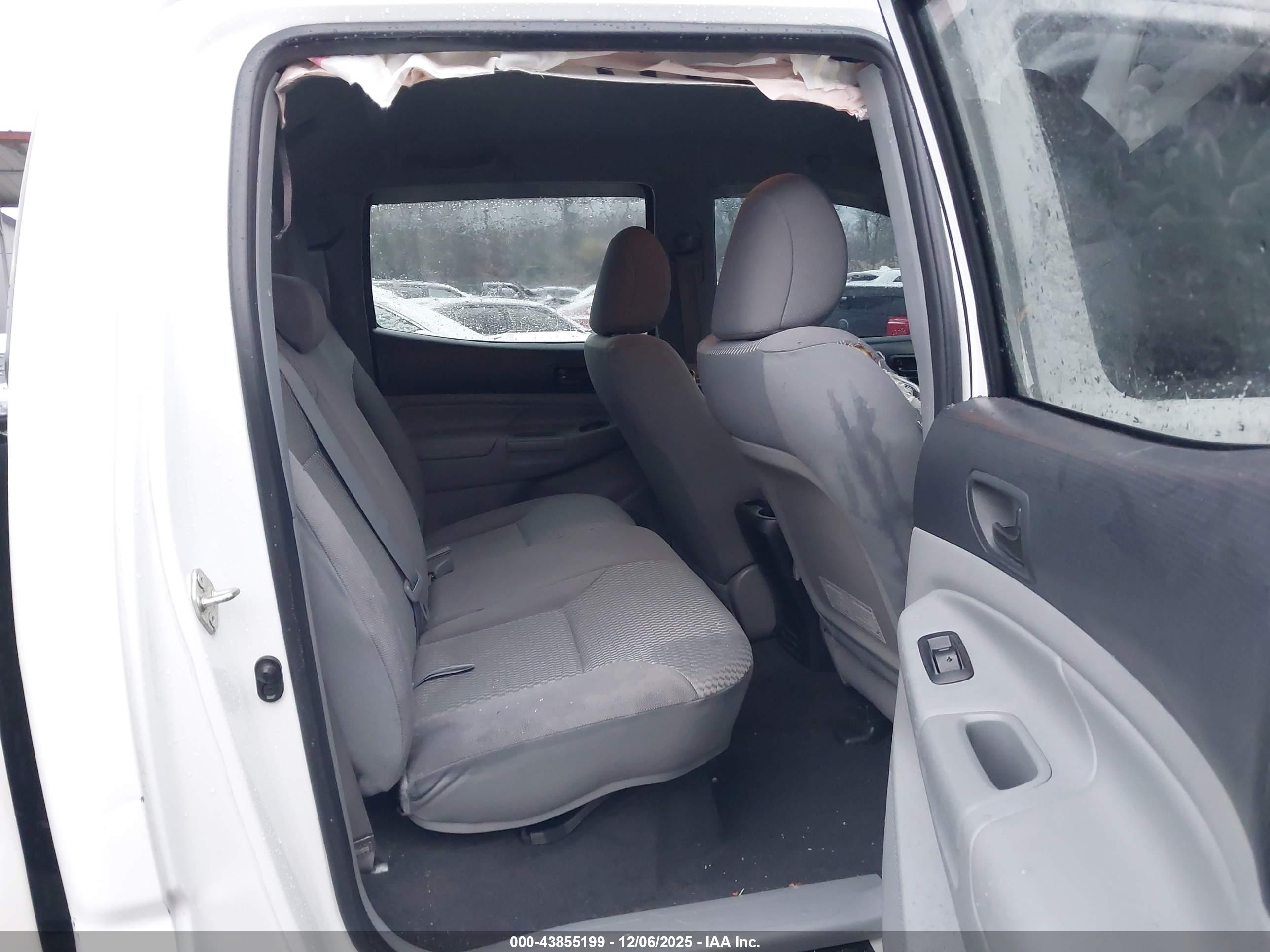 TOYOTA TACOMA image 8
