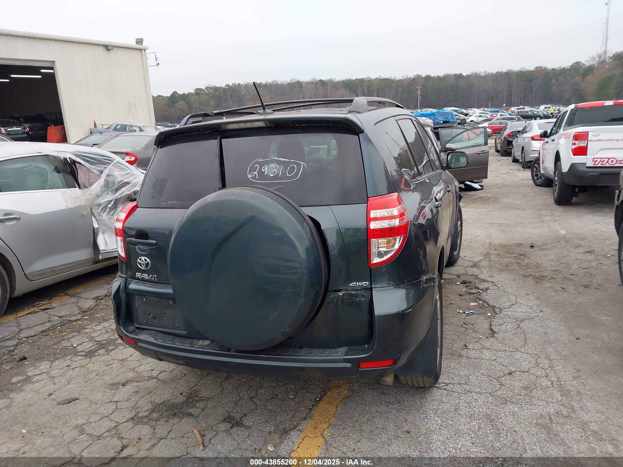 TOYOTA RAV4 image 4