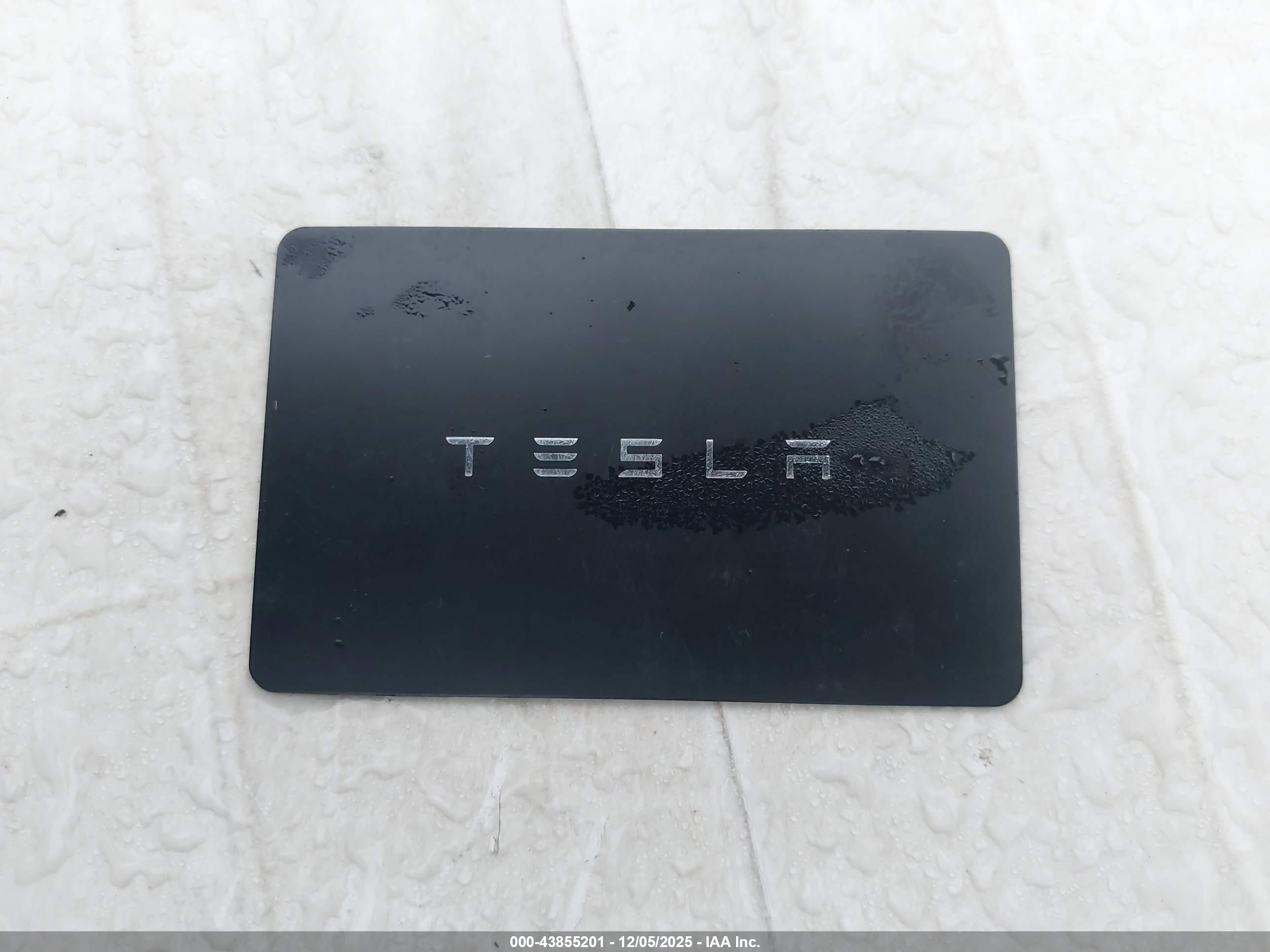 TESLA MODEL image 11