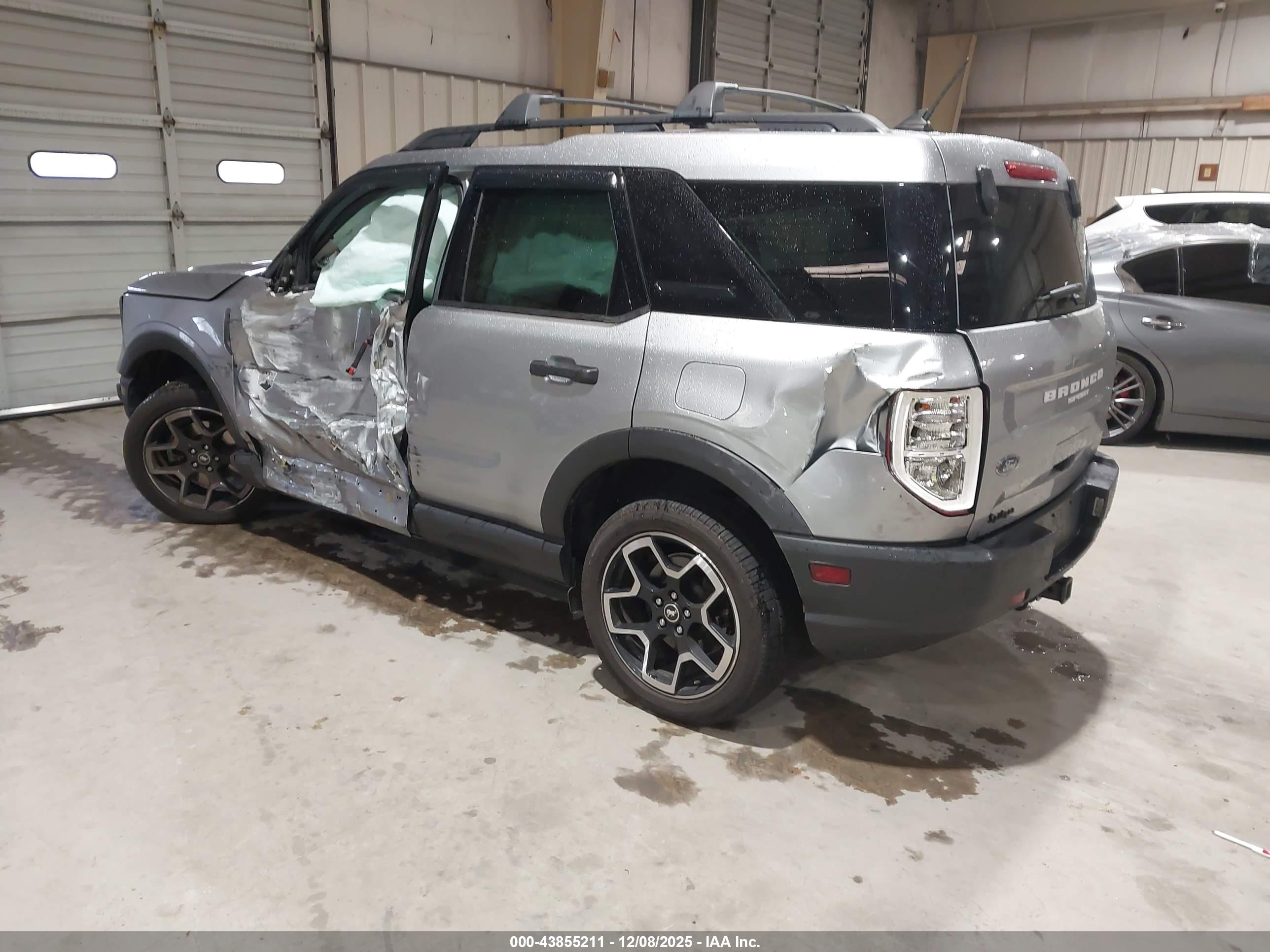 FORD BRONCO image 3
