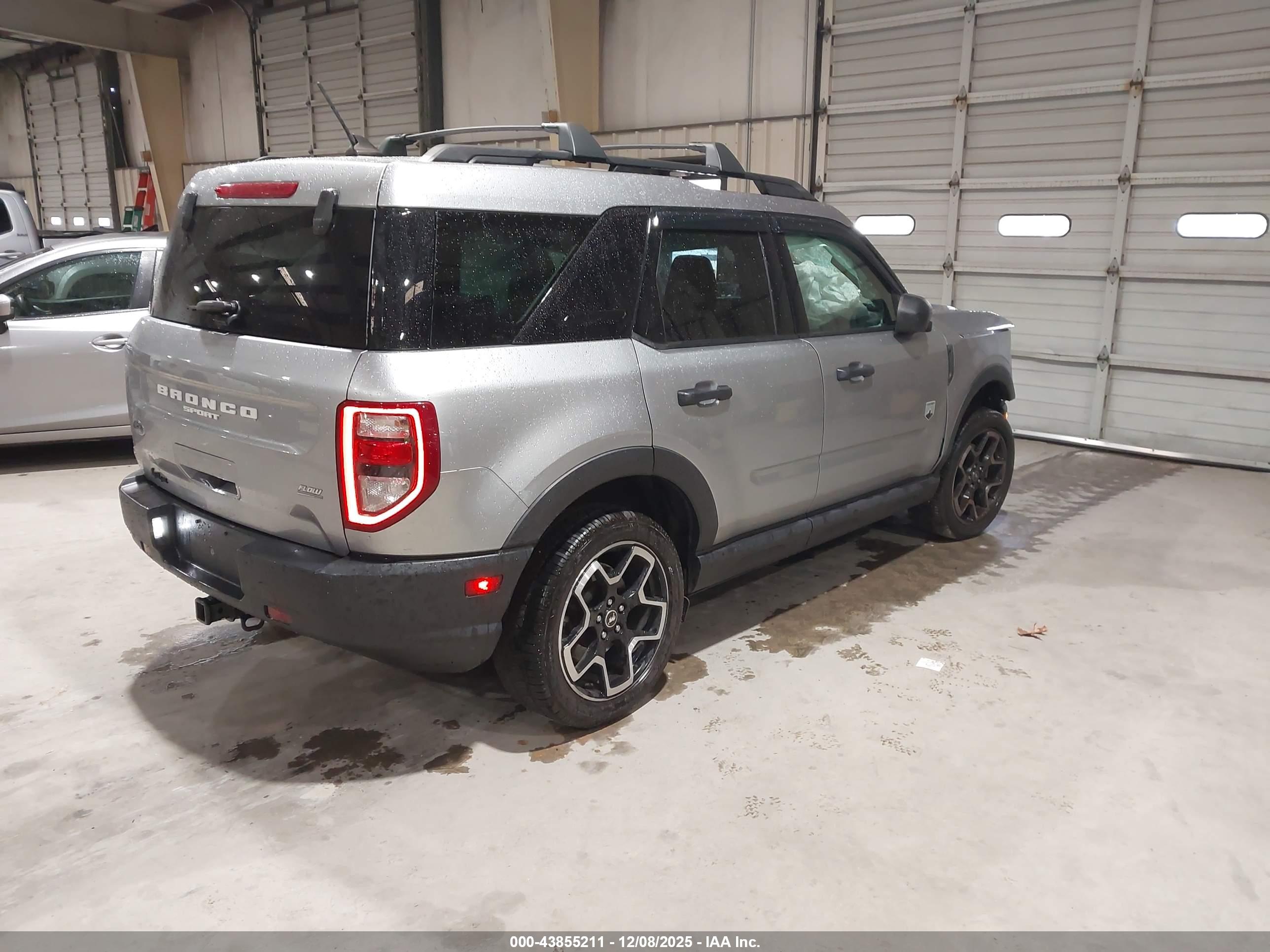 FORD BRONCO image 4