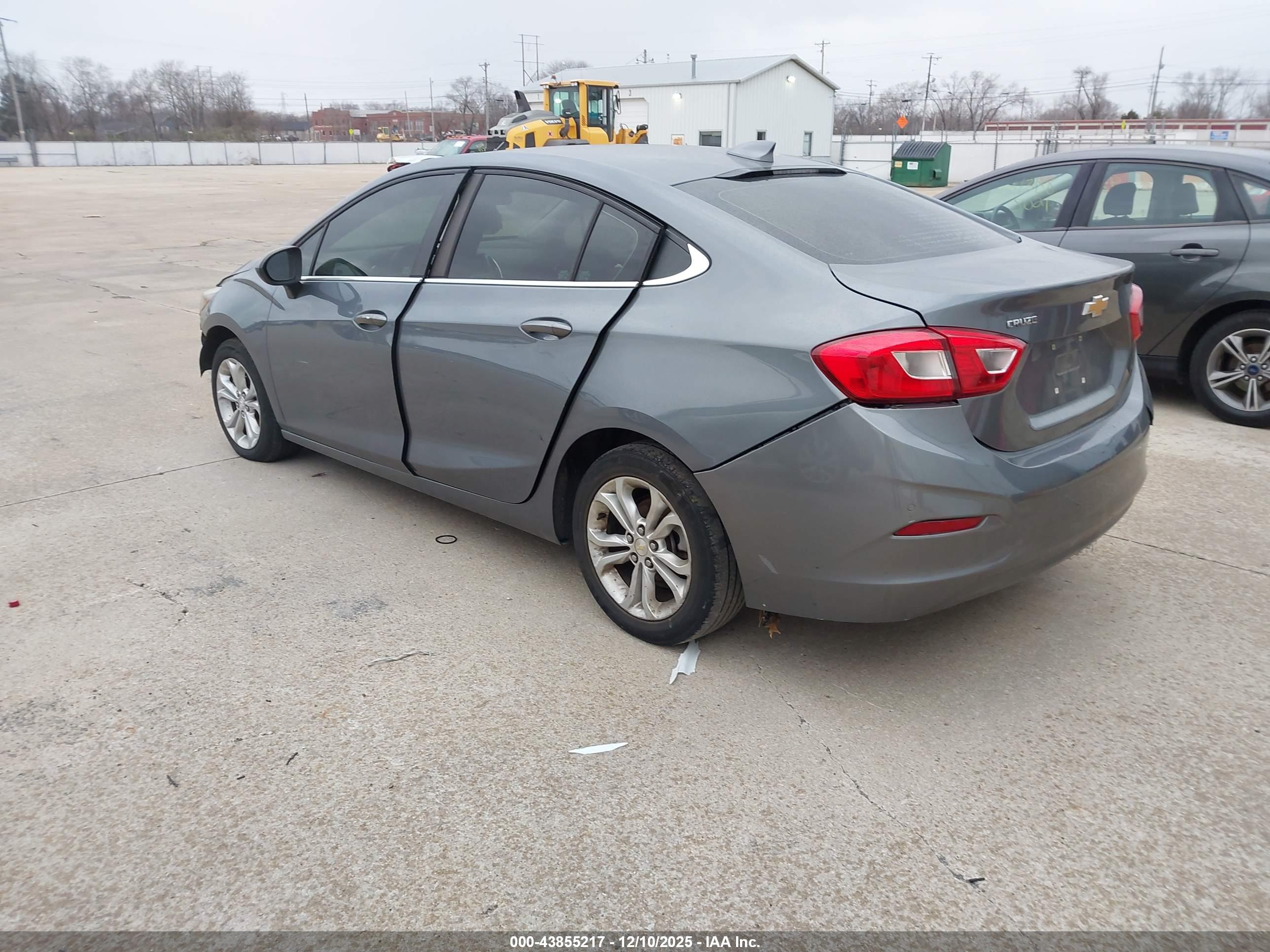 CHEVROLET CRUZE image 3
