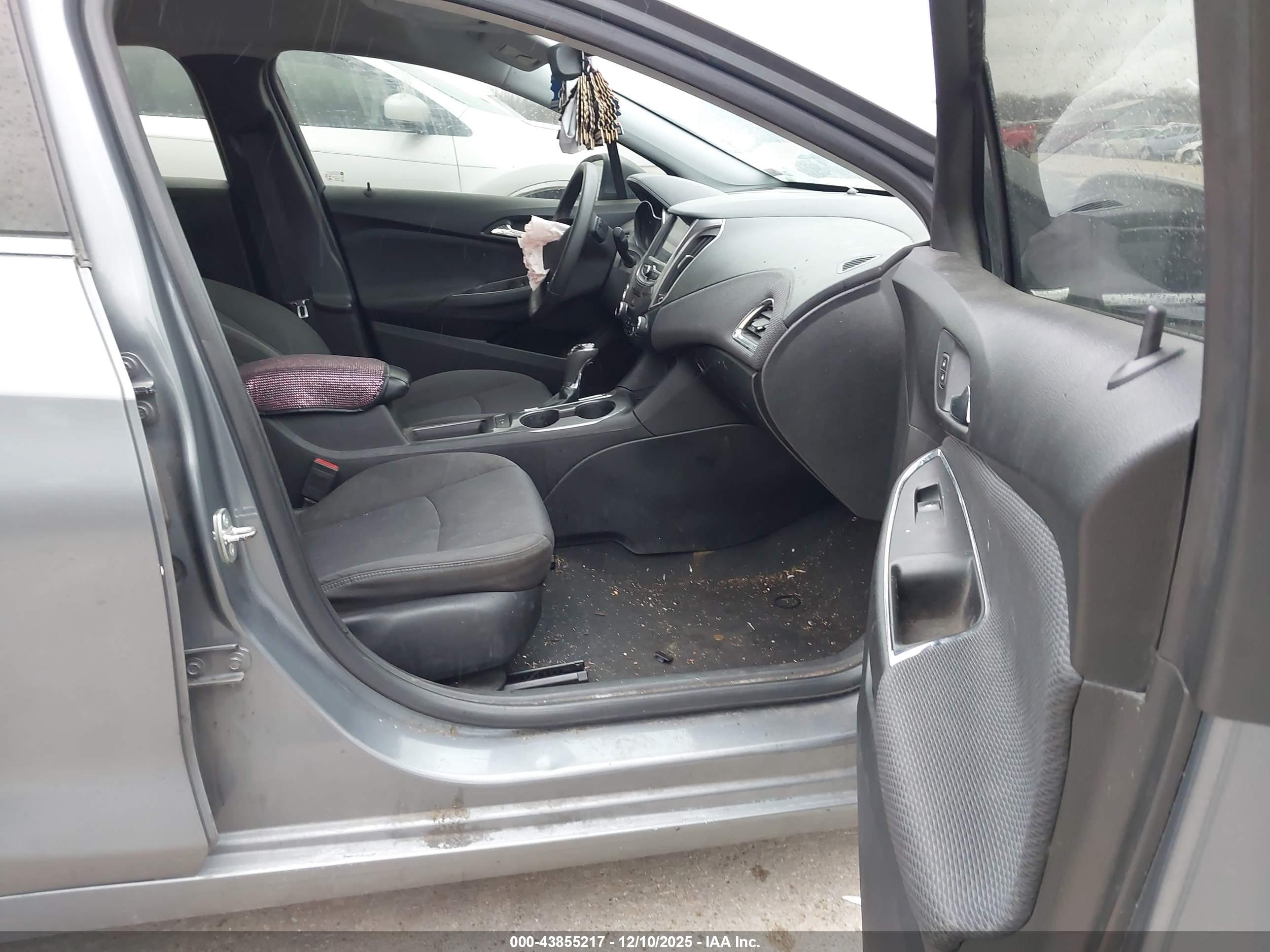 CHEVROLET CRUZE image 5