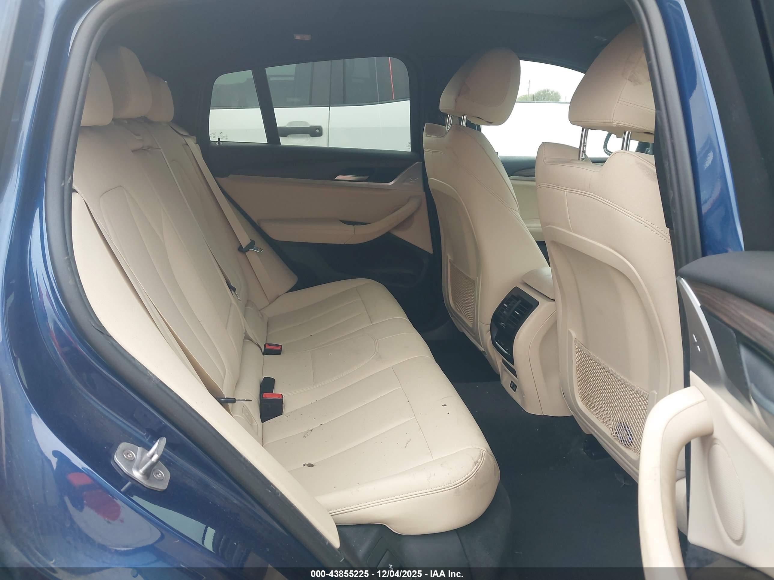BMW X4 image 8