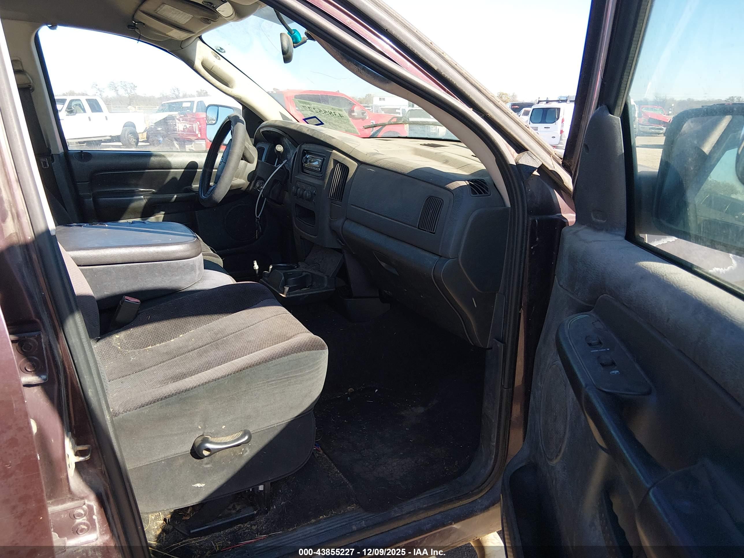 DODGE RAM image 5