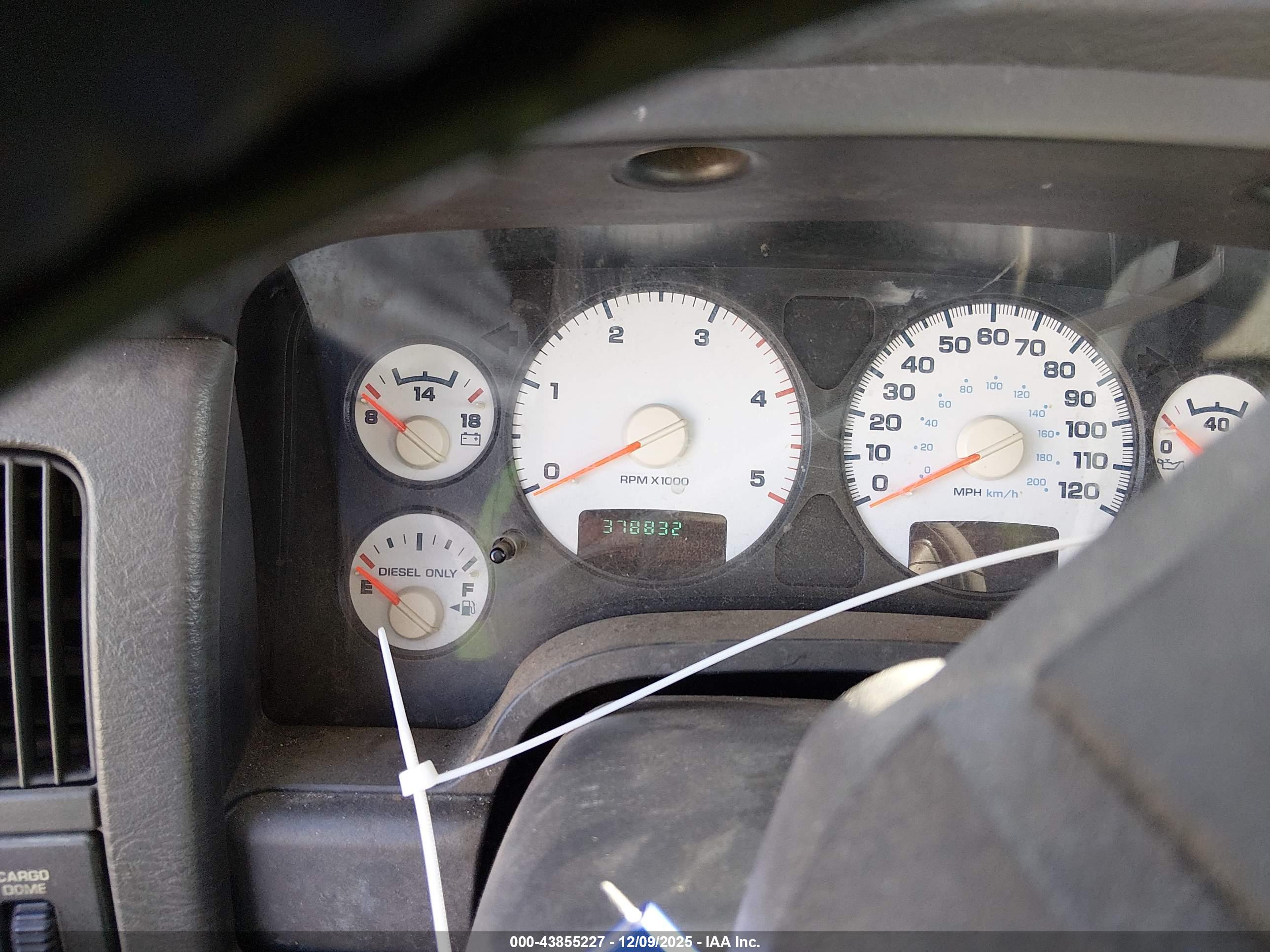 DODGE RAM image 7