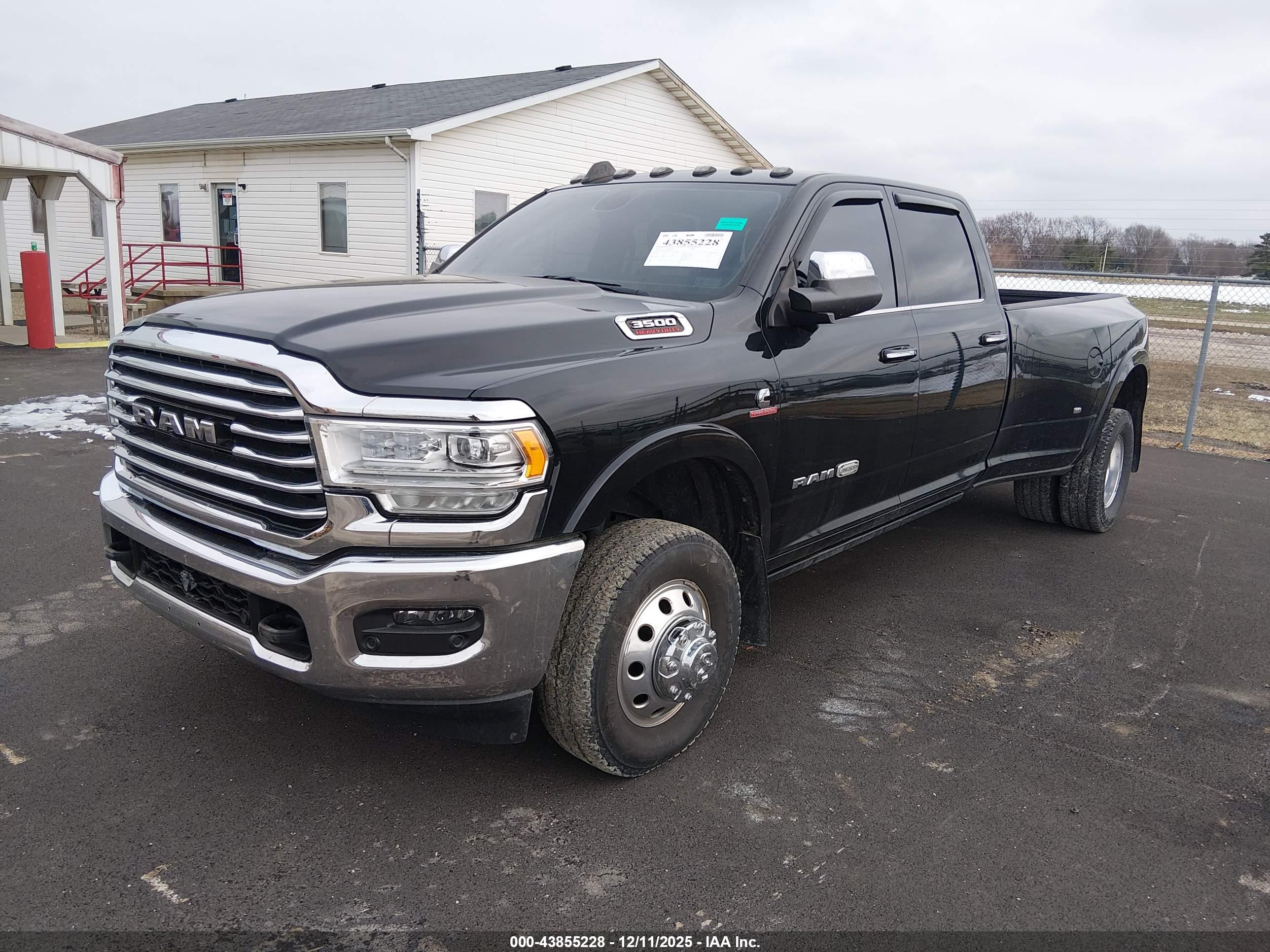 RAM 3500 image 2
