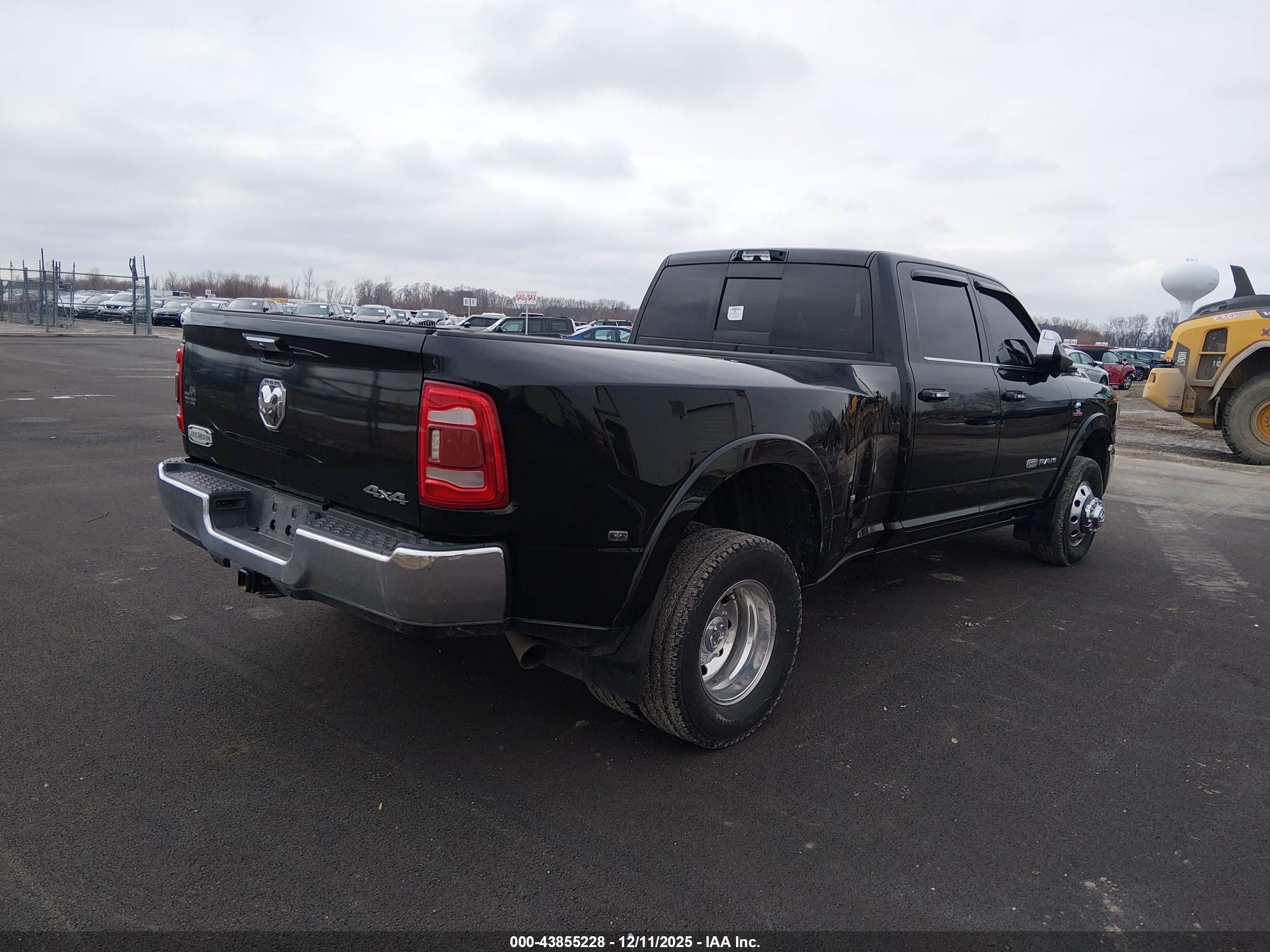 RAM 3500 image 4
