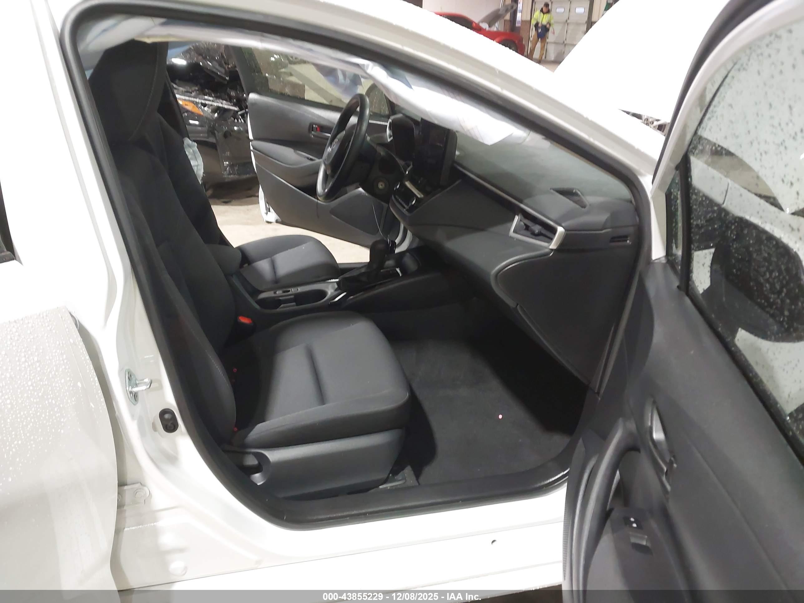 TOYOTA COROLLA image 5