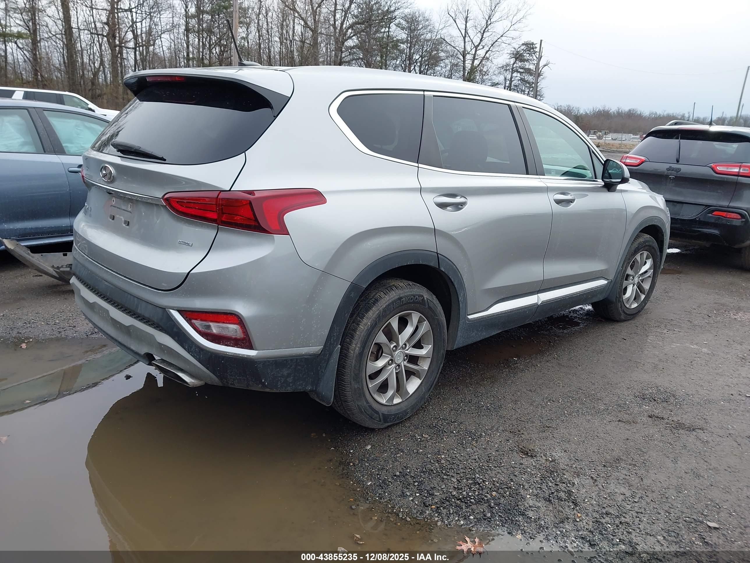 HYUNDAI SANTA image 4
