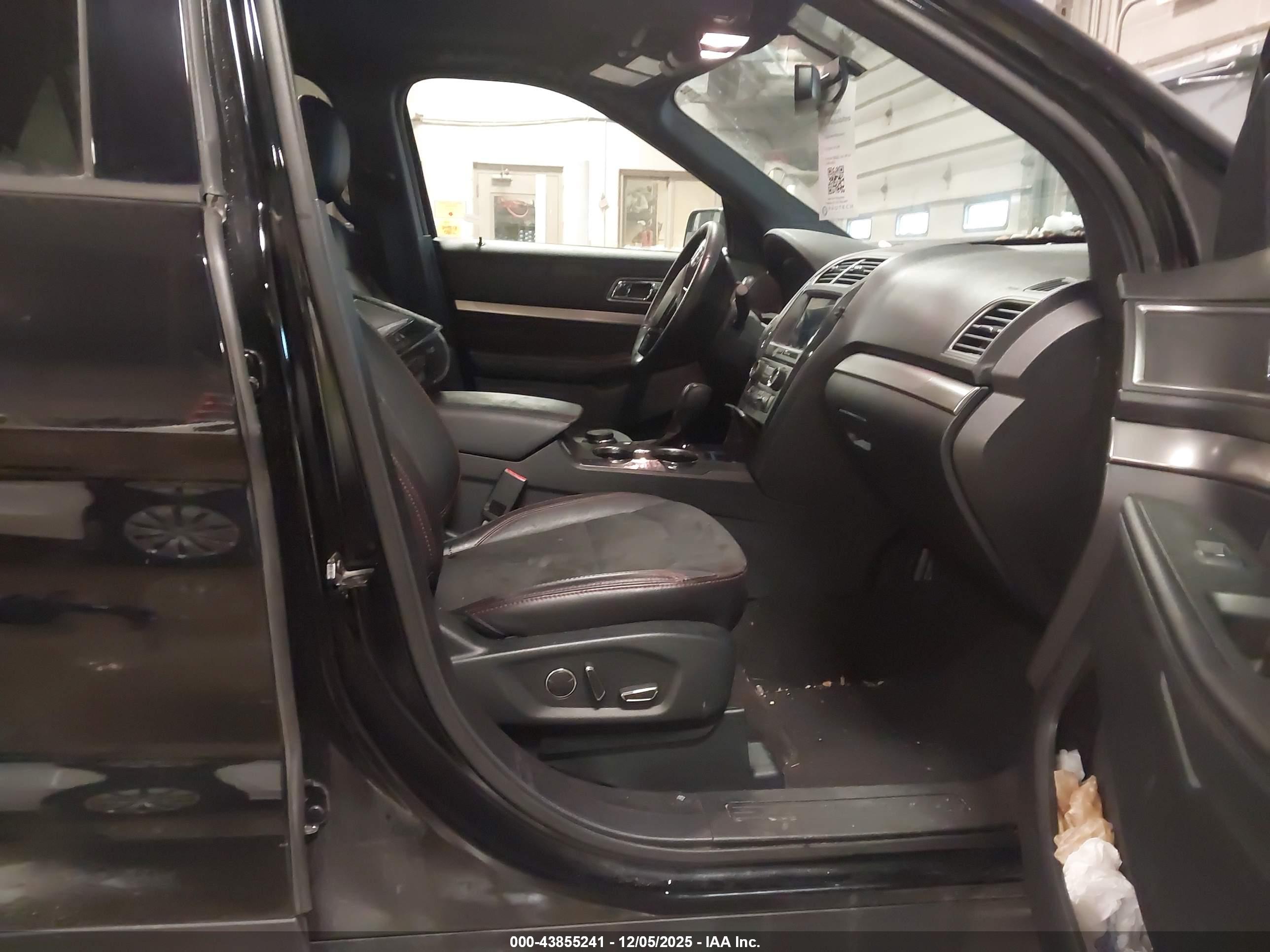 FORD EXPLORER image 5