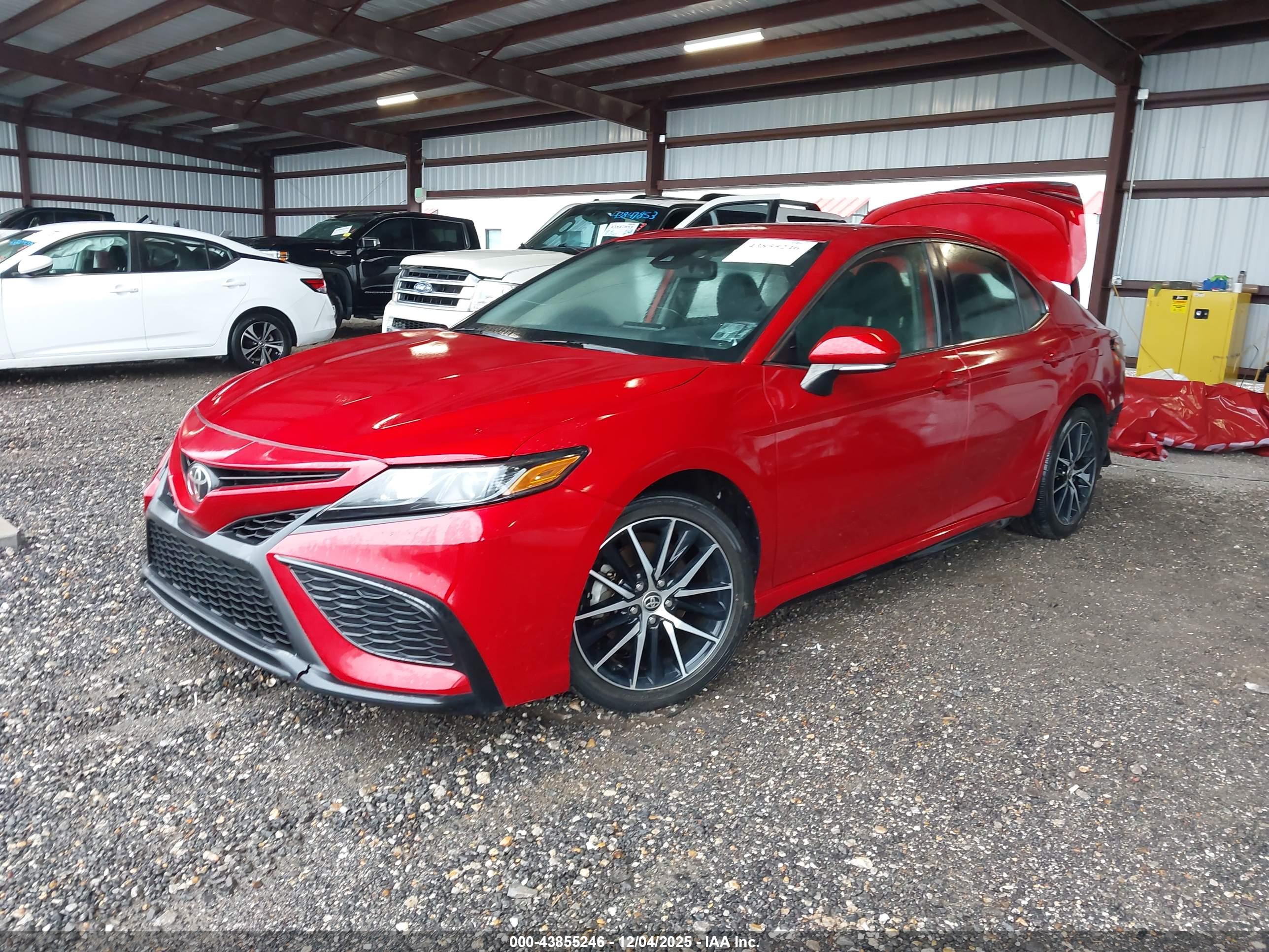 TOYOTA CAMRY image 2