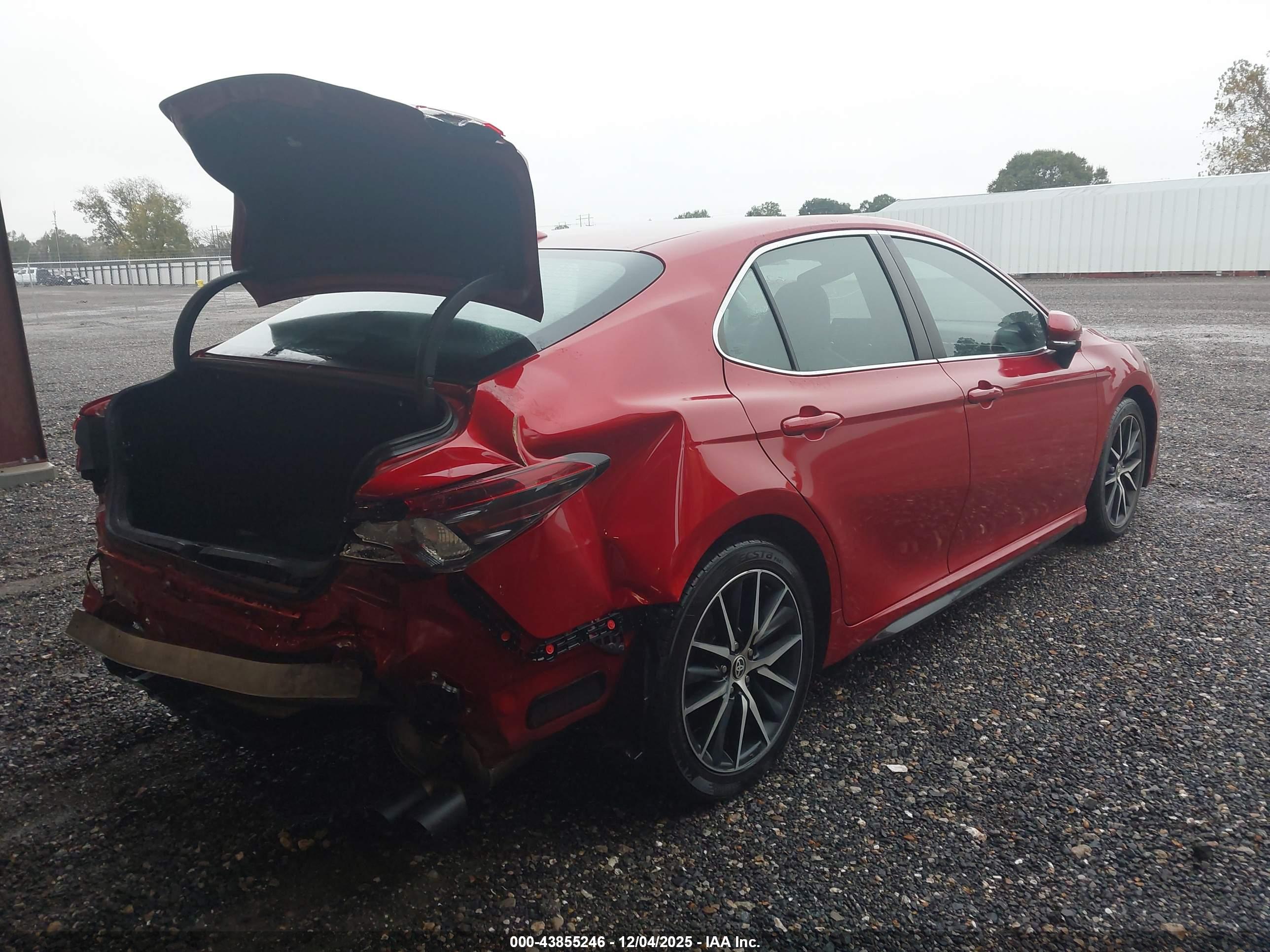 TOYOTA CAMRY image 4