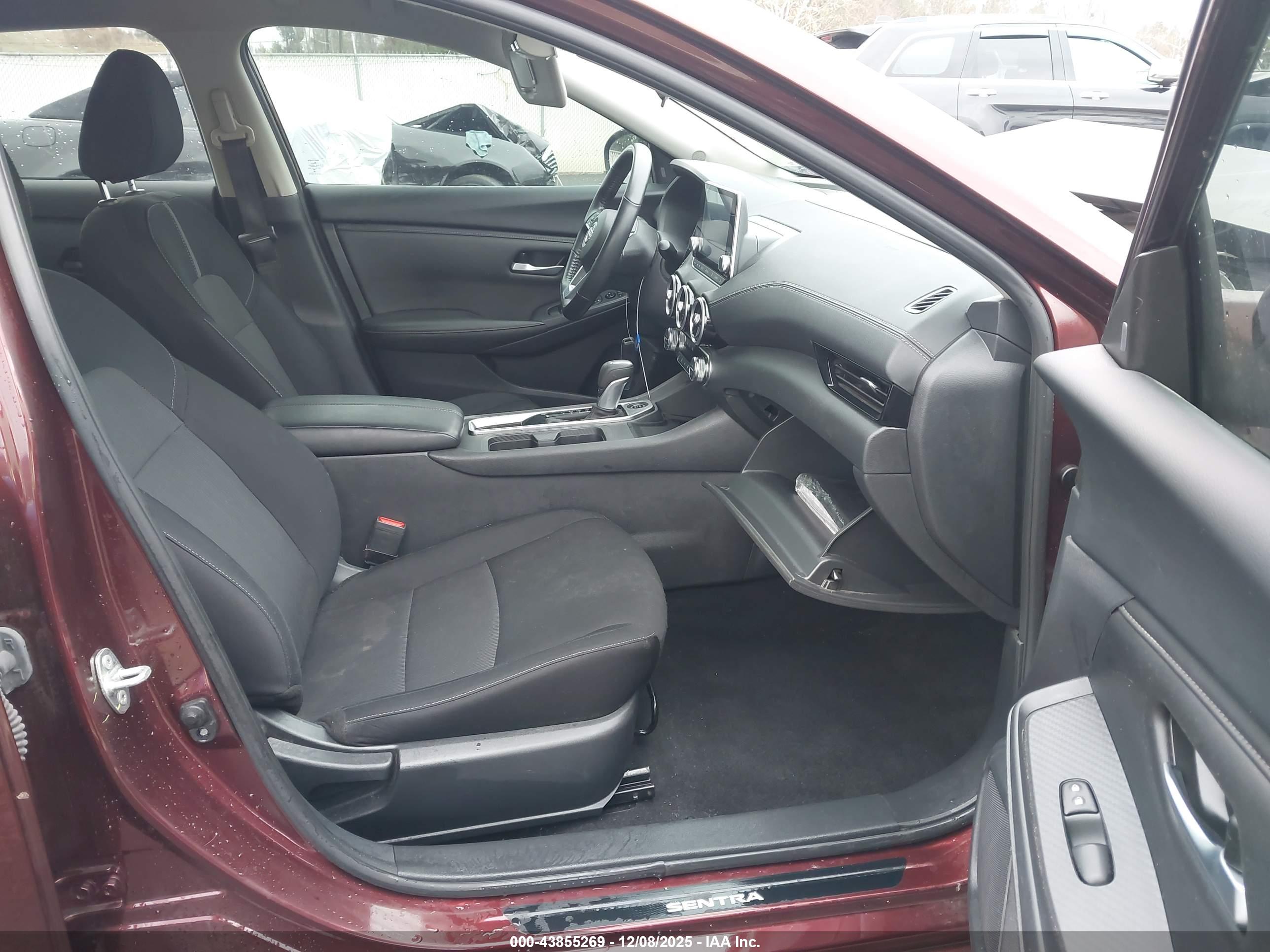 NISSAN SENTRA image 5