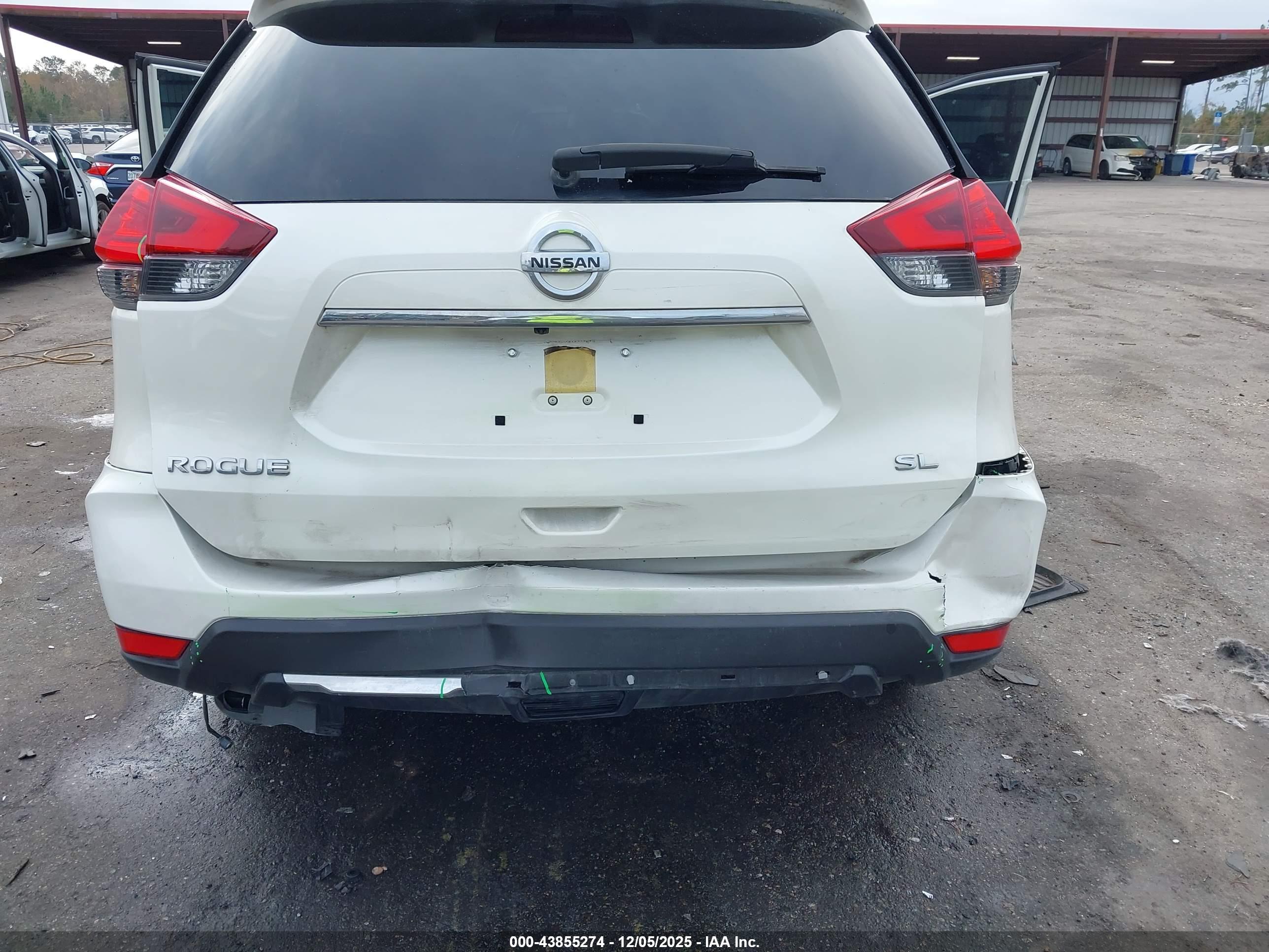 NISSAN ROGUE image 6
