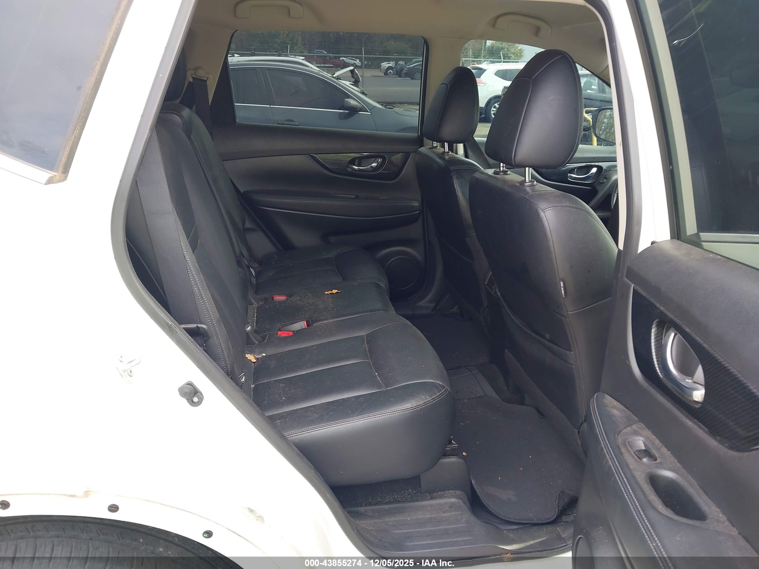 NISSAN ROGUE image 8