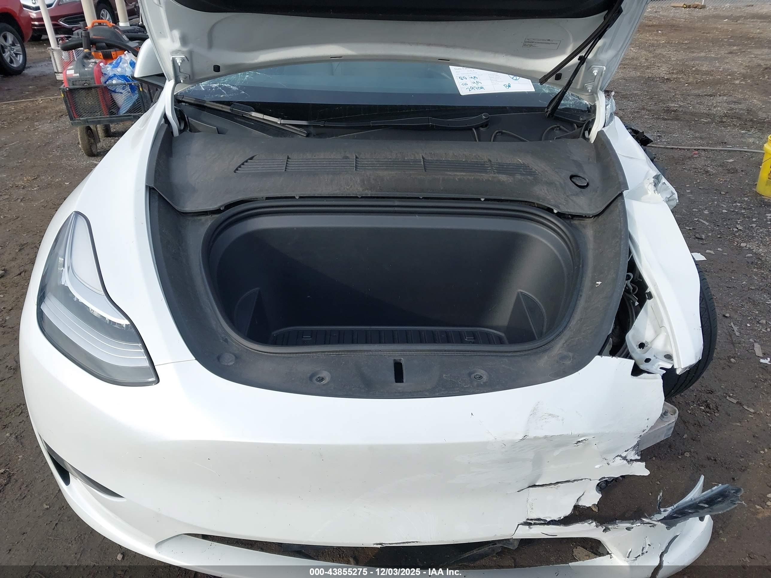 TESLA MODEL image 10