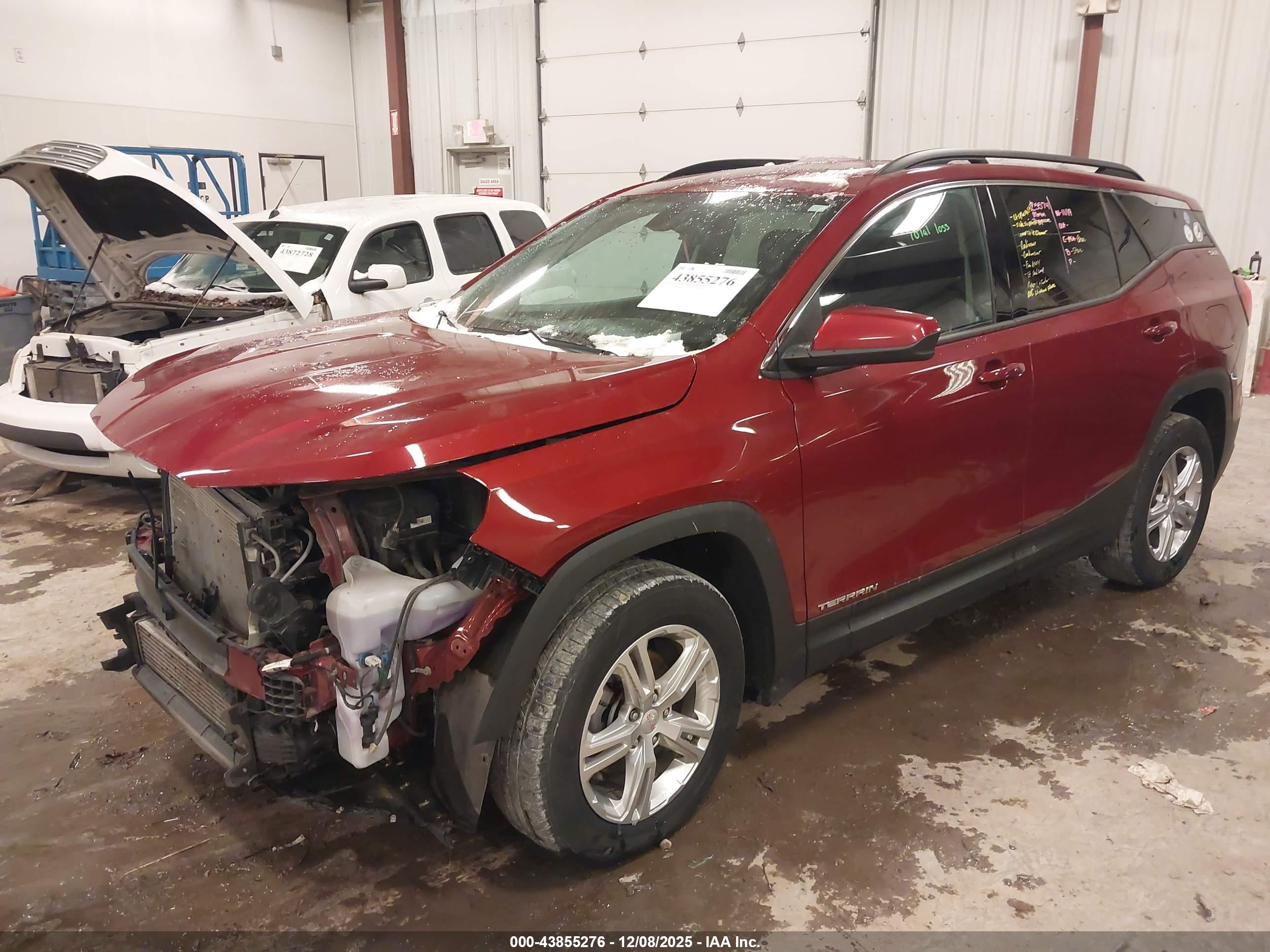GMC TERRAIN image 2