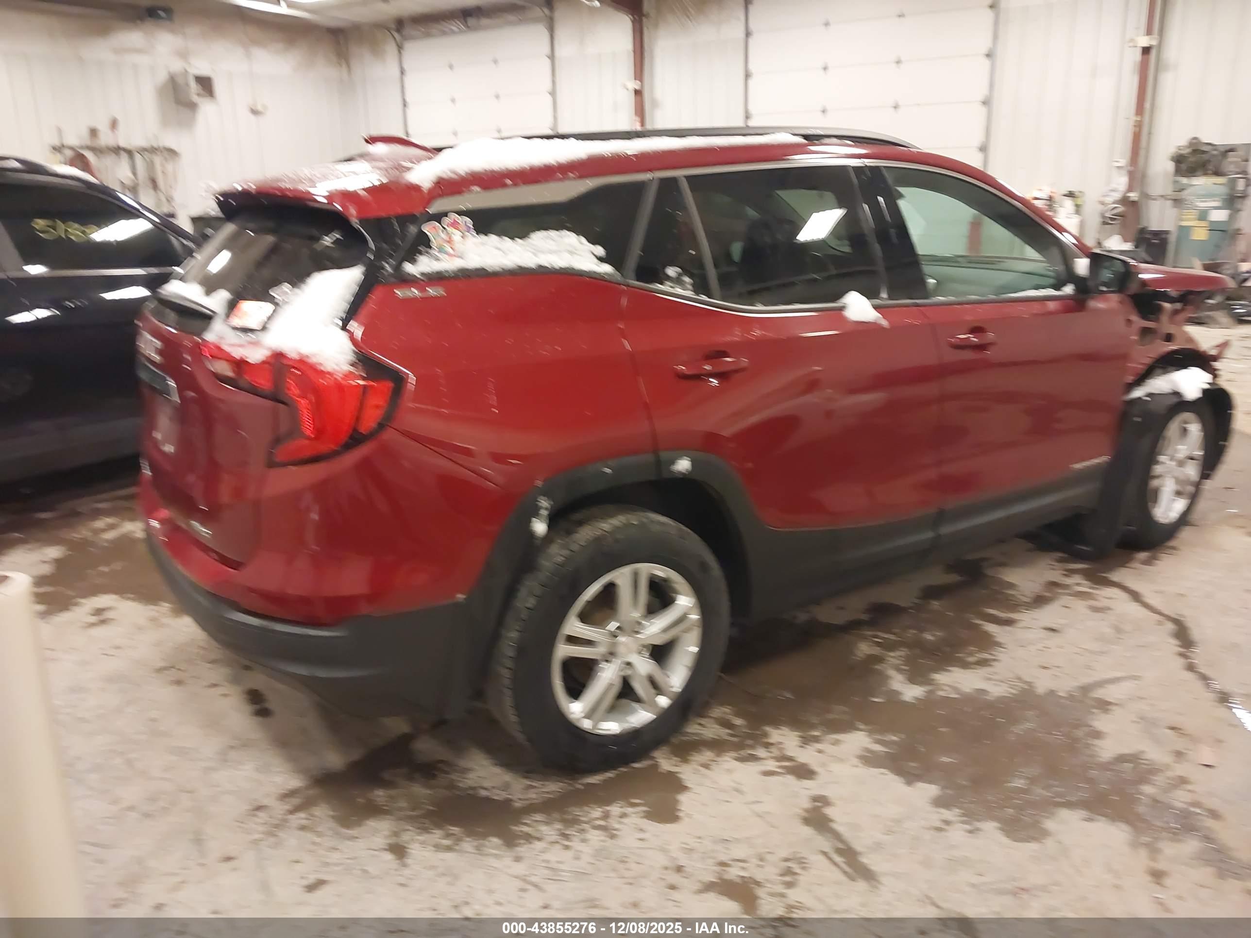 GMC TERRAIN image 4