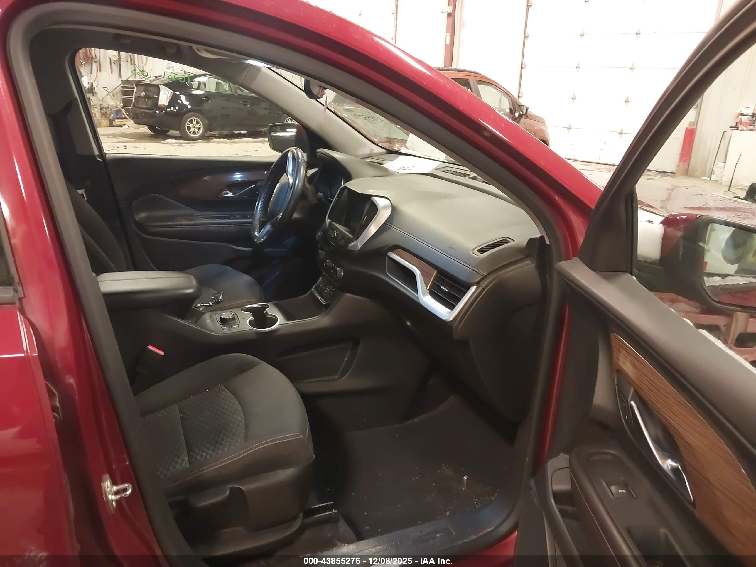 GMC TERRAIN image 5