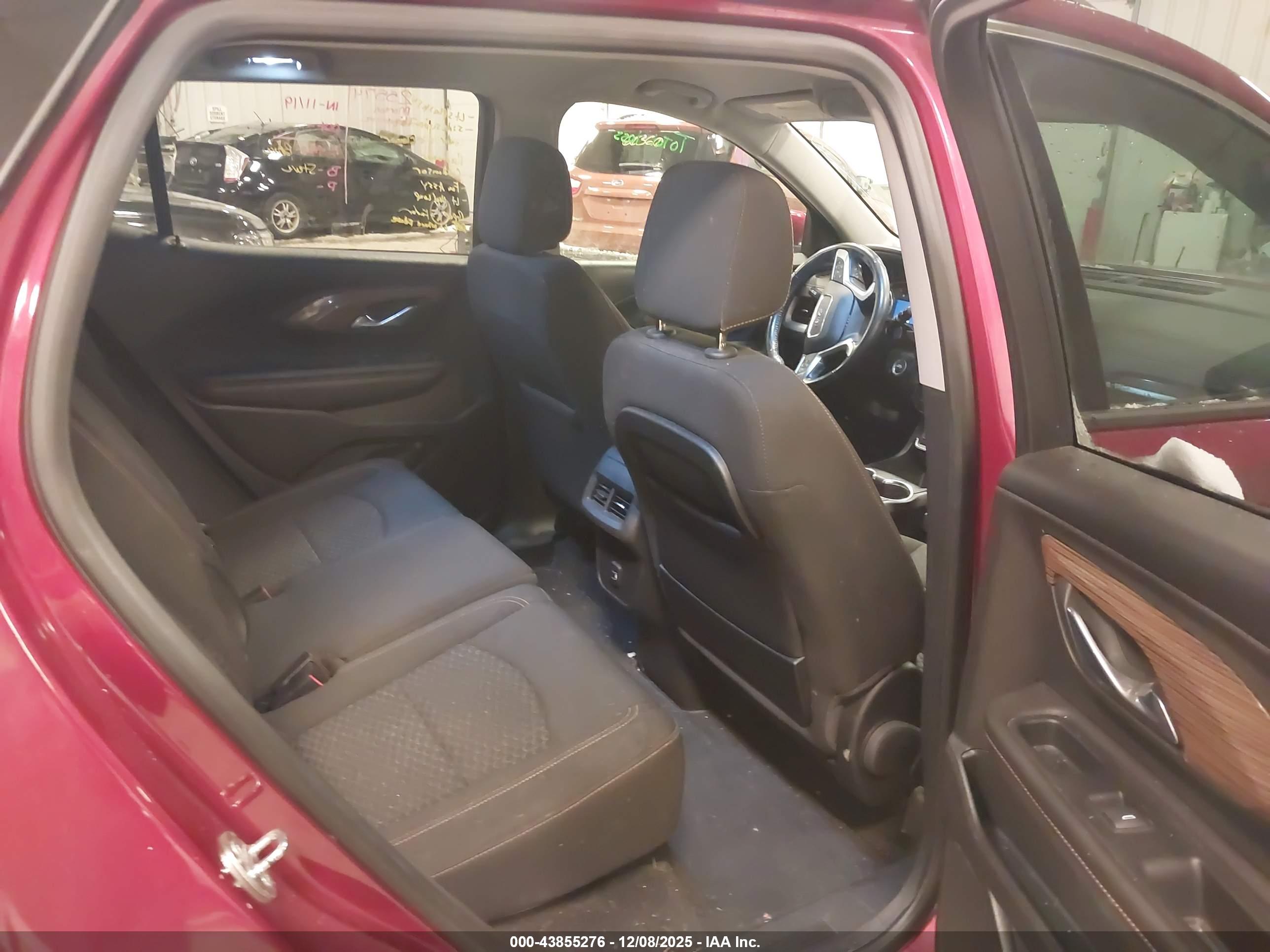 GMC TERRAIN image 8