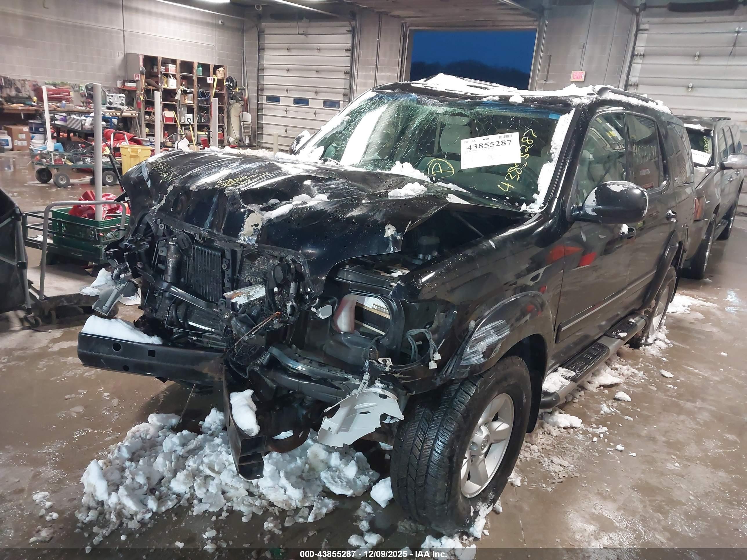 TOYOTA SEQUOIA image 2