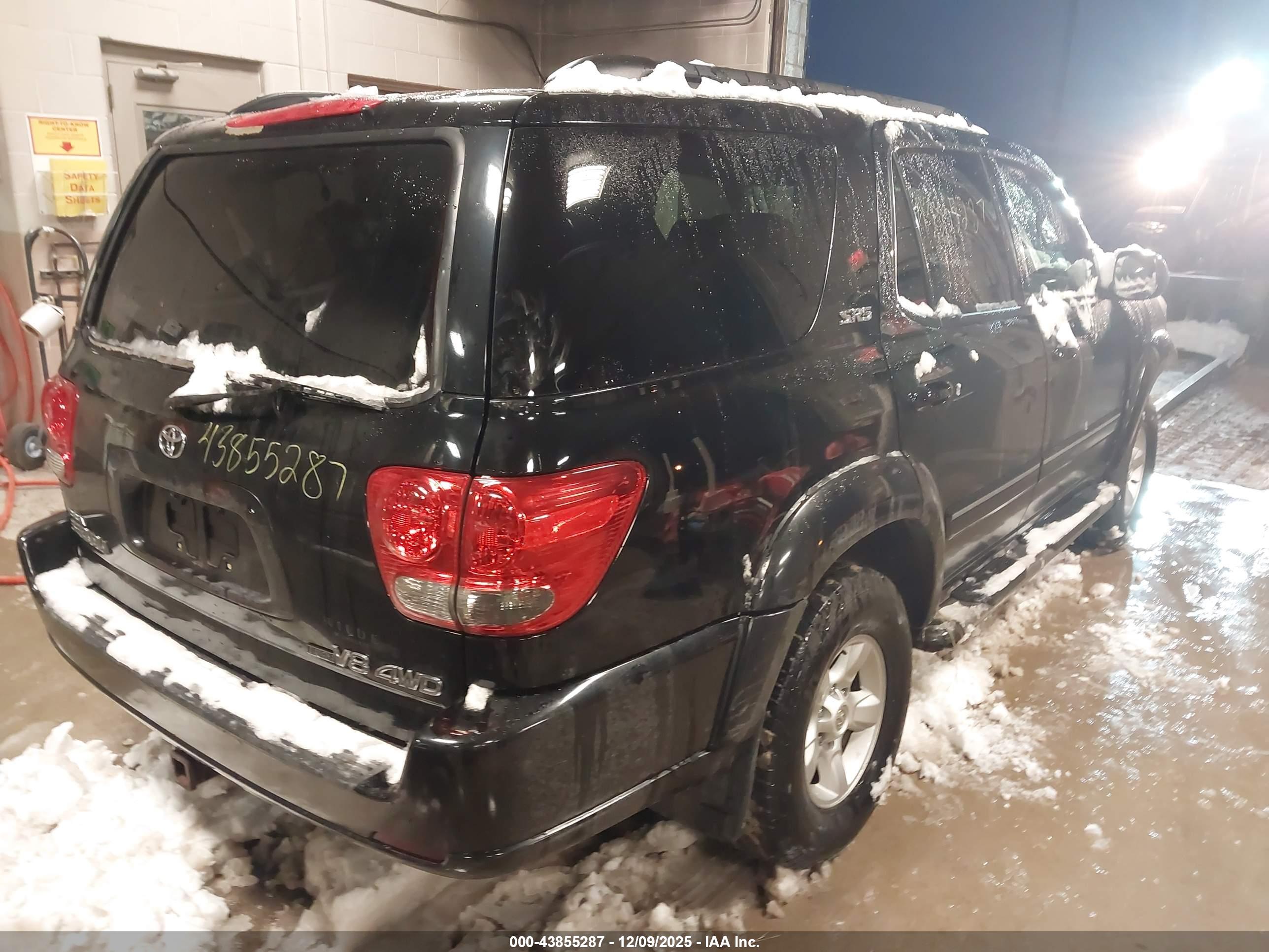 TOYOTA SEQUOIA image 4