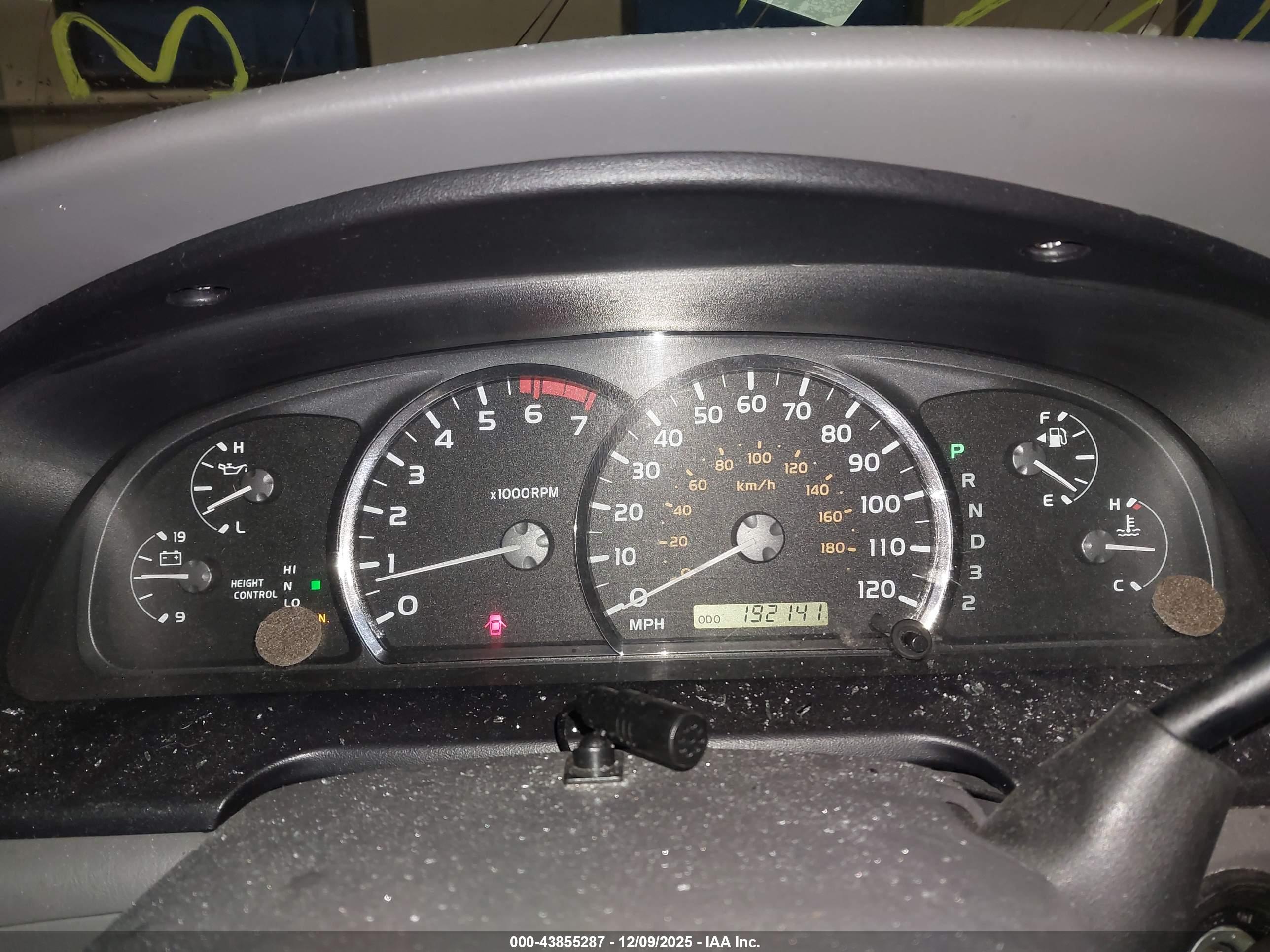 TOYOTA SEQUOIA image 7