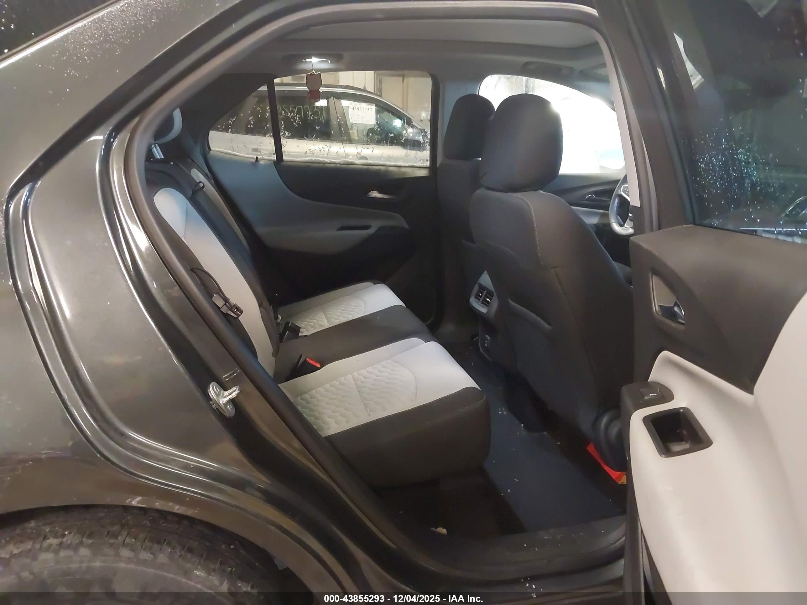 CHEVROLET EQUINOX image 8