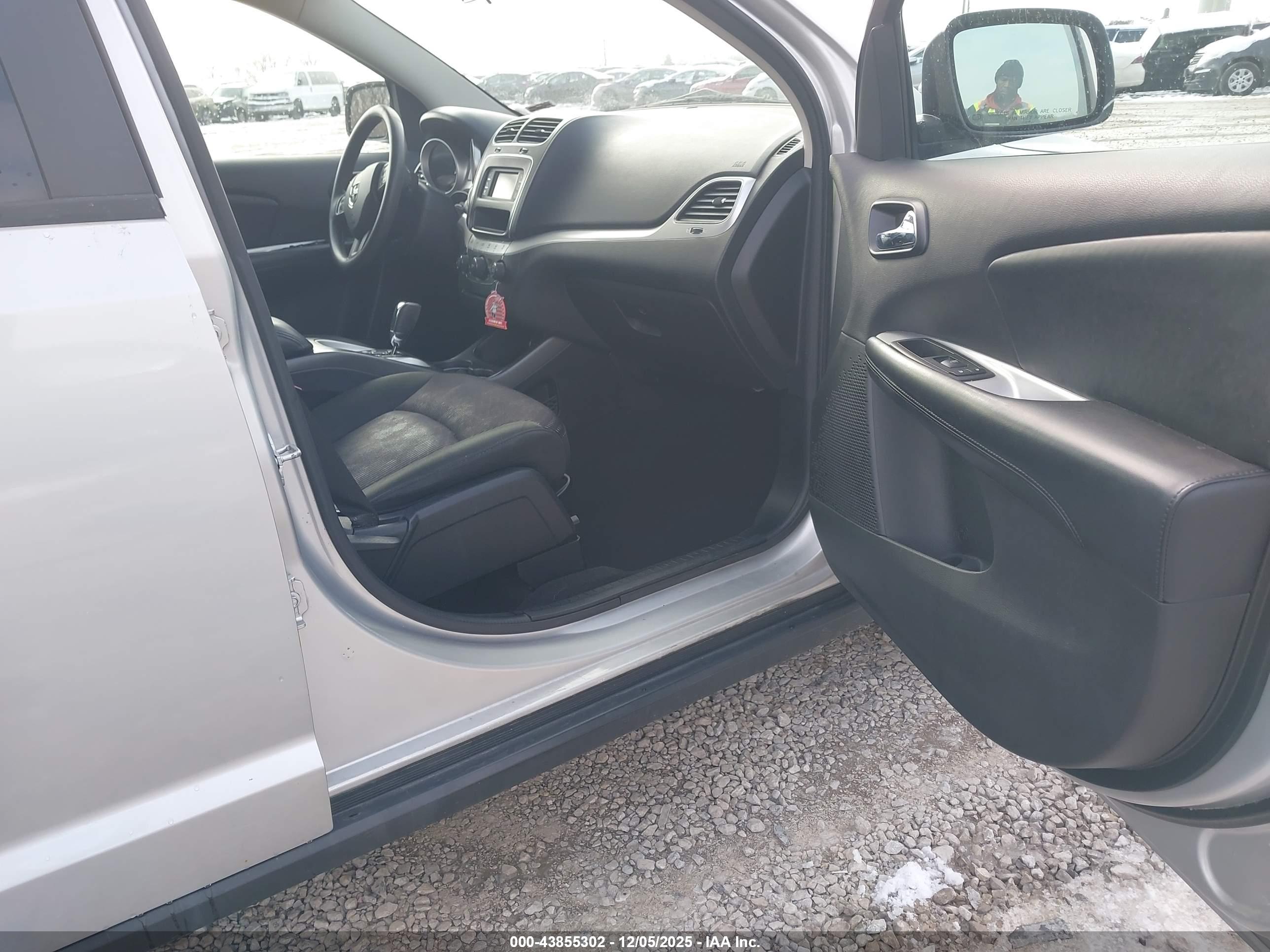 DODGE JOURNEY image 5