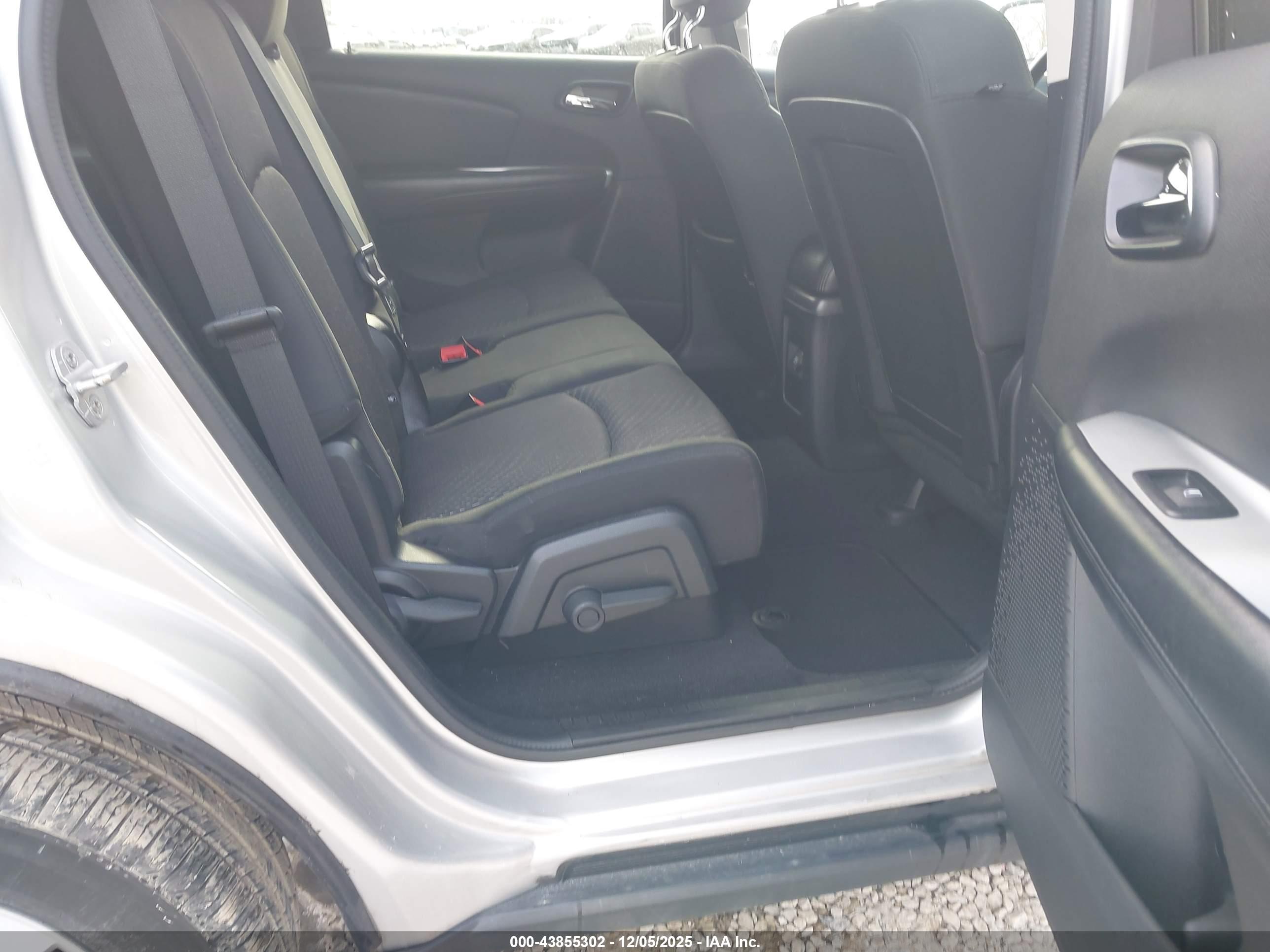 DODGE JOURNEY image 8