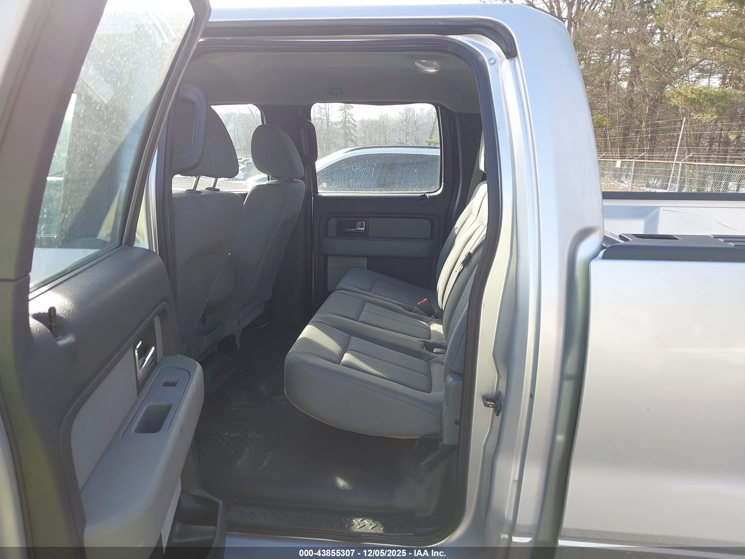 FORD F-150 image 8