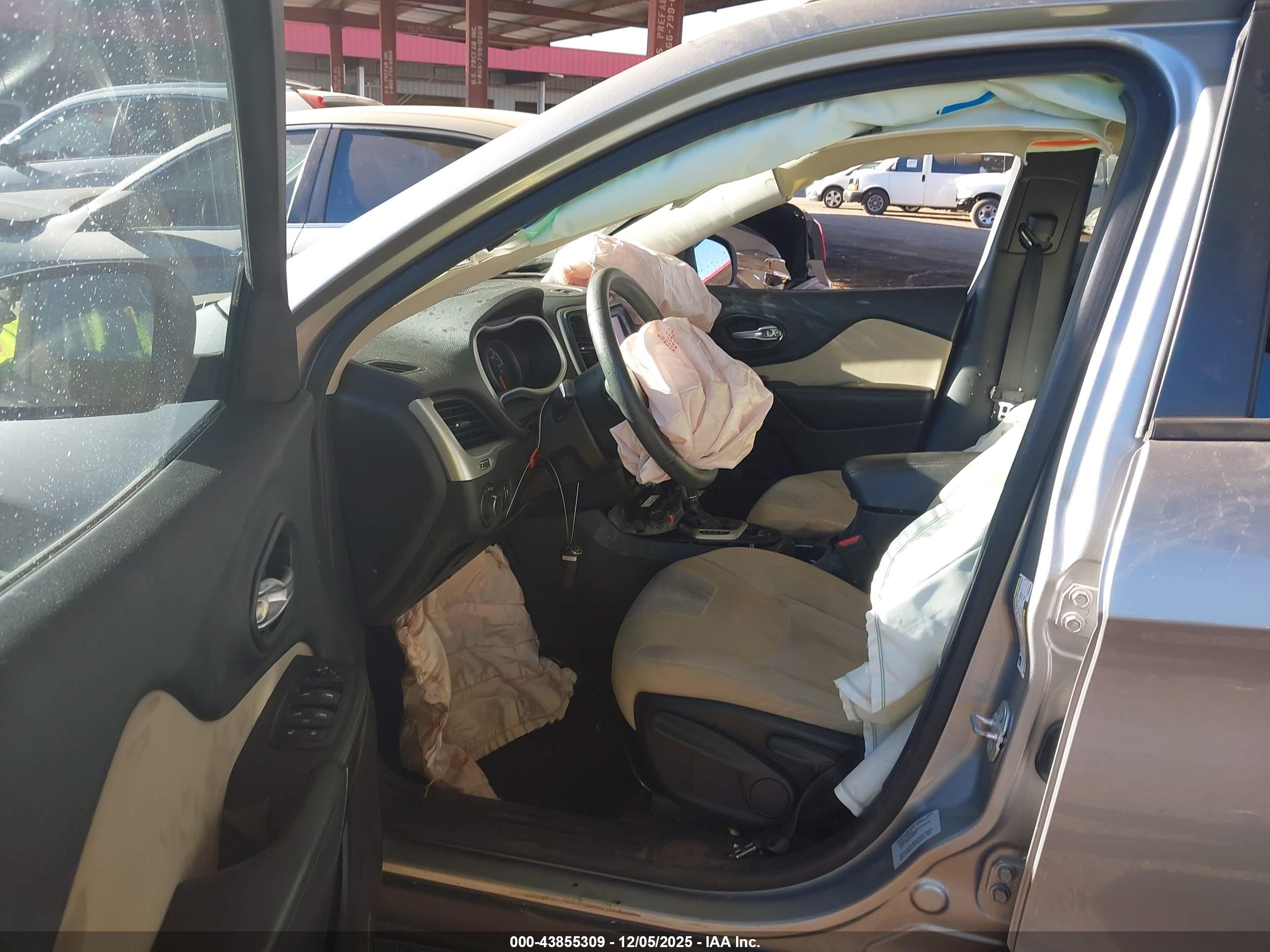 JEEP CHEROKEE image 5