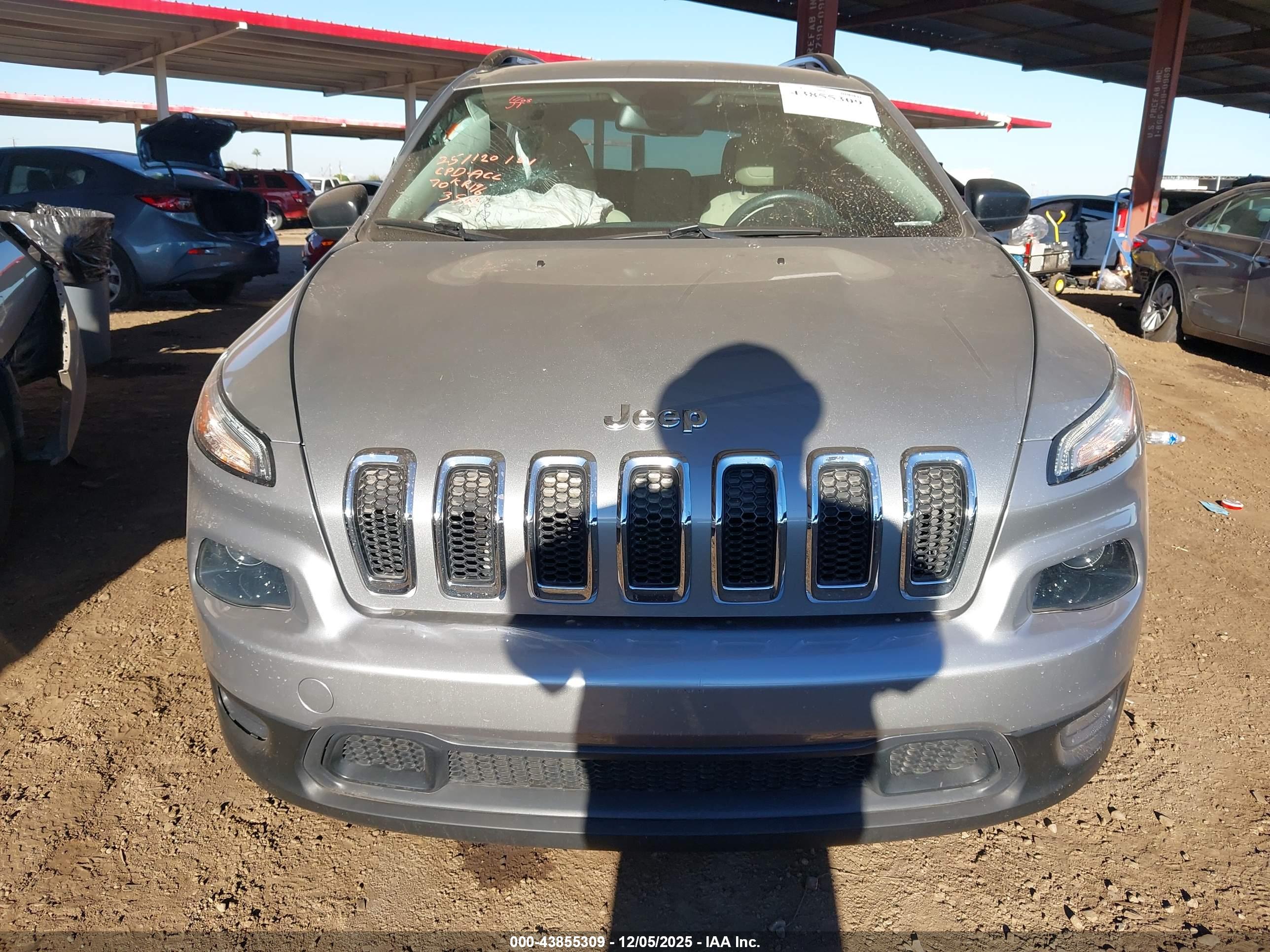 JEEP CHEROKEE image 6