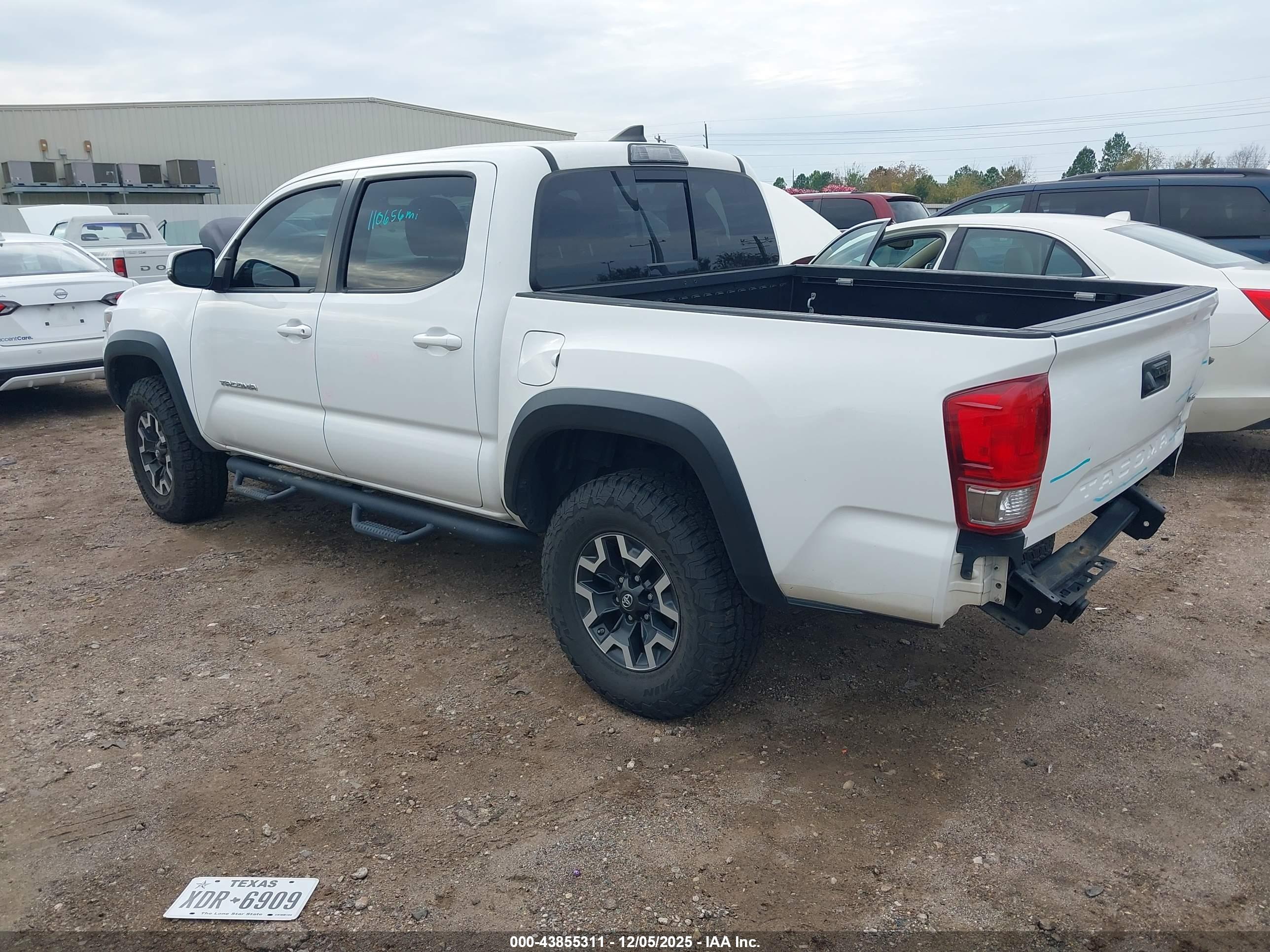 TOYOTA TACOMA image 3