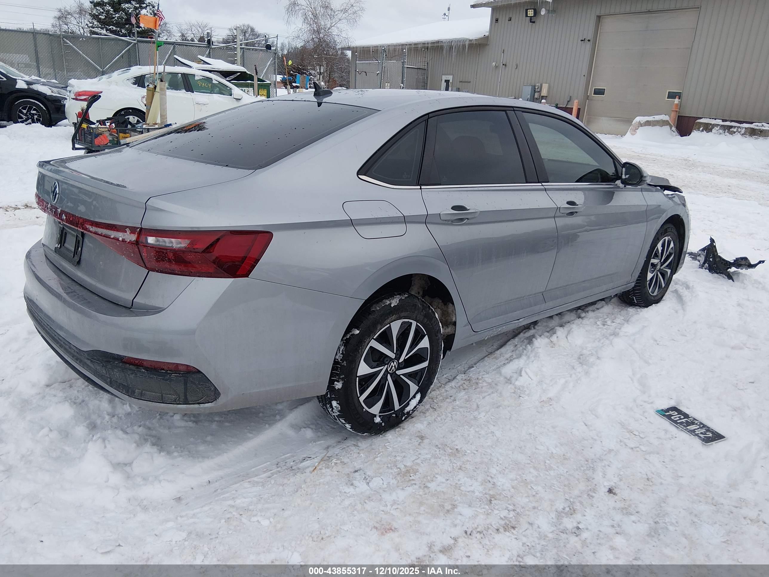 VOLKSWAGEN JETTA image 4
