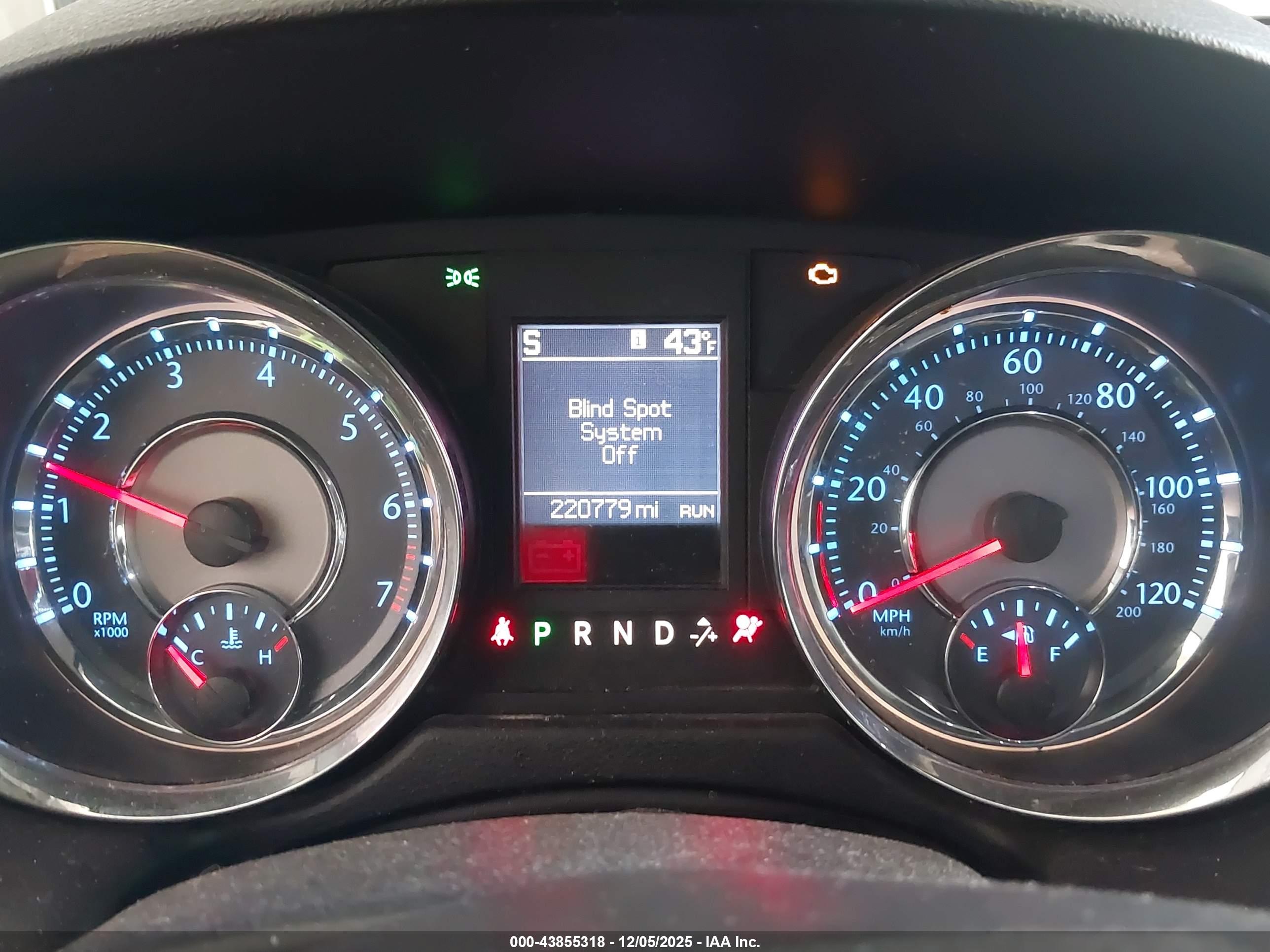 CHRYSLER TOWN image 7