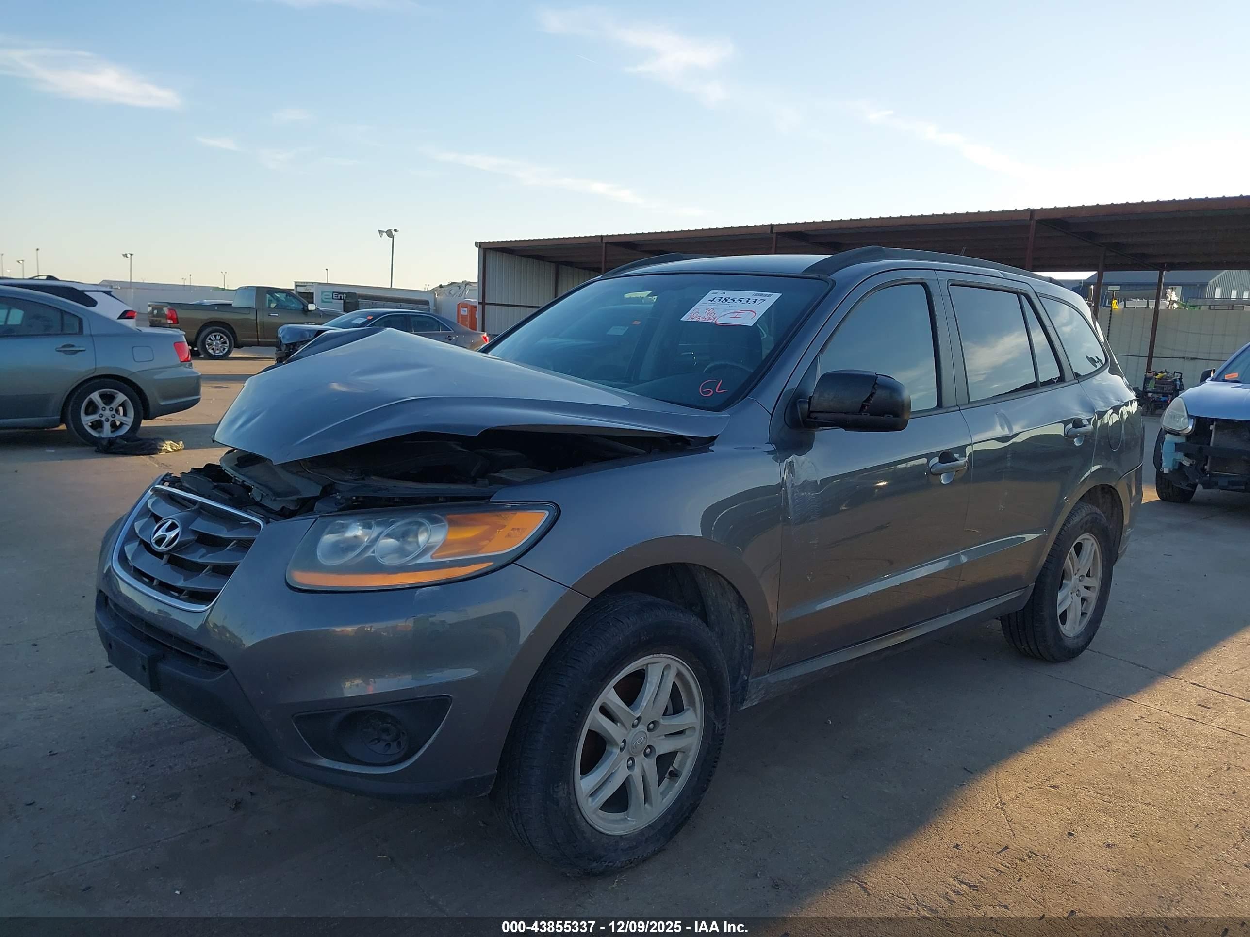 HYUNDAI SANTA image 2