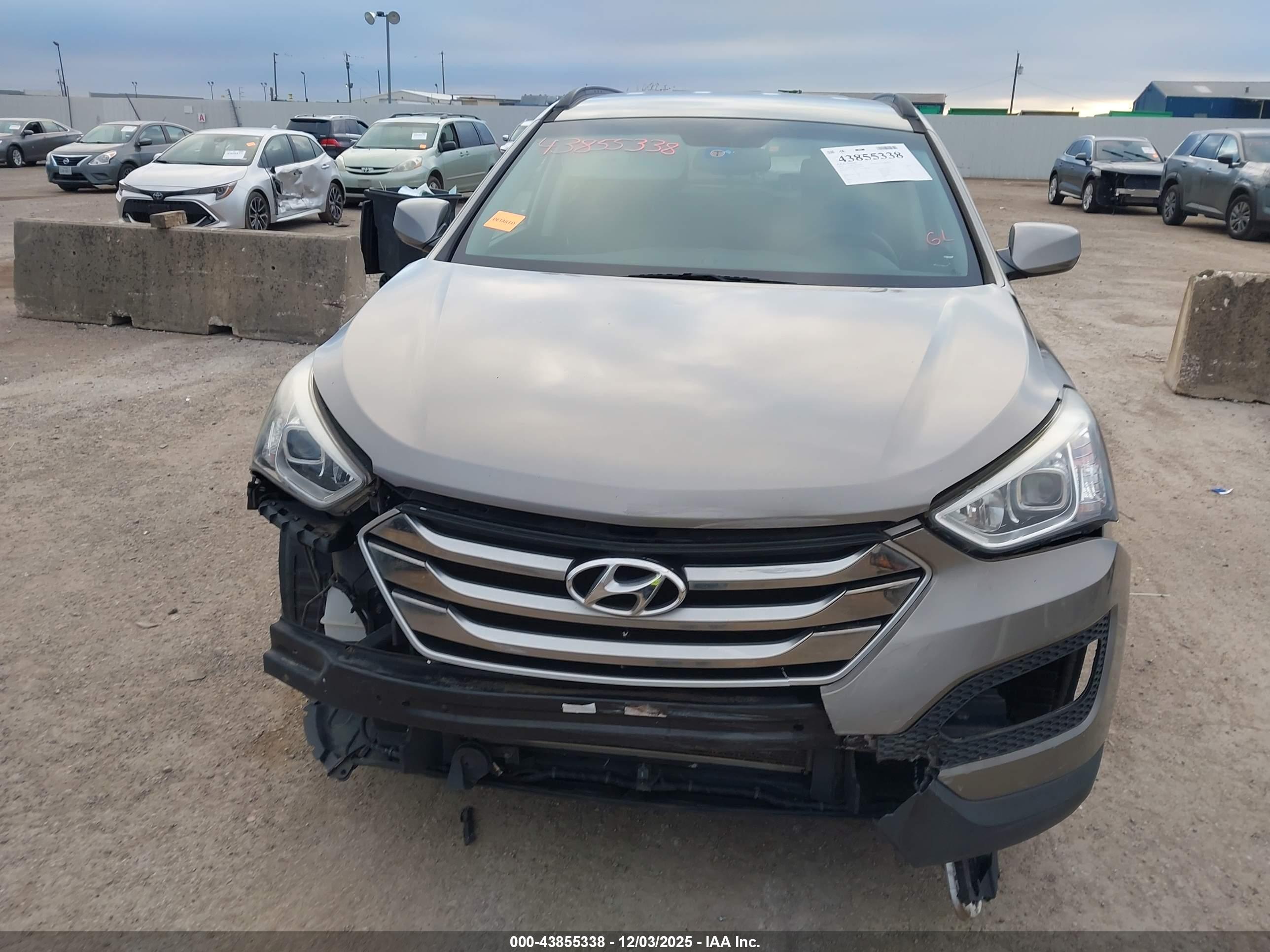 HYUNDAI SANTA image 10