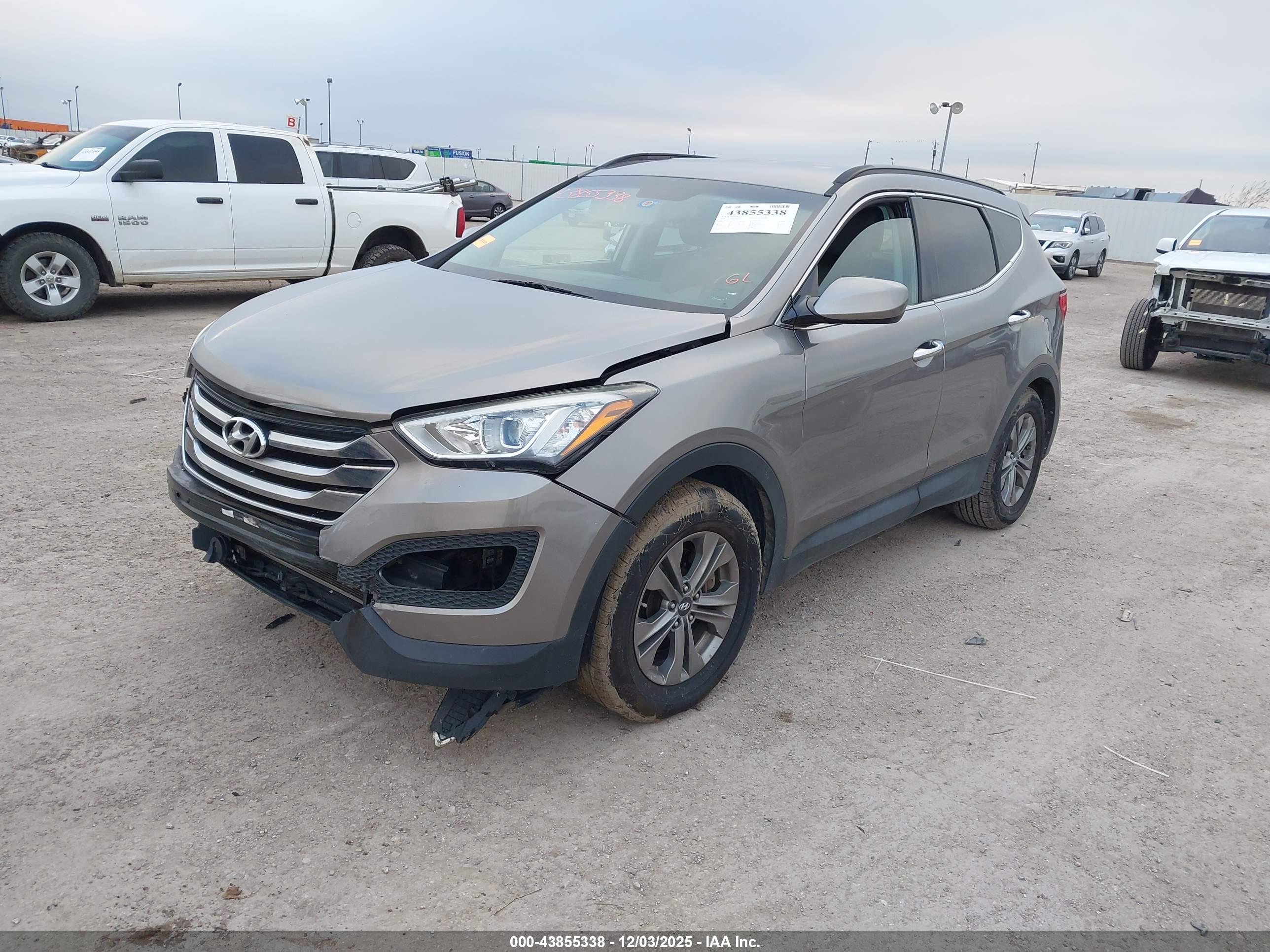 HYUNDAI SANTA image 2
