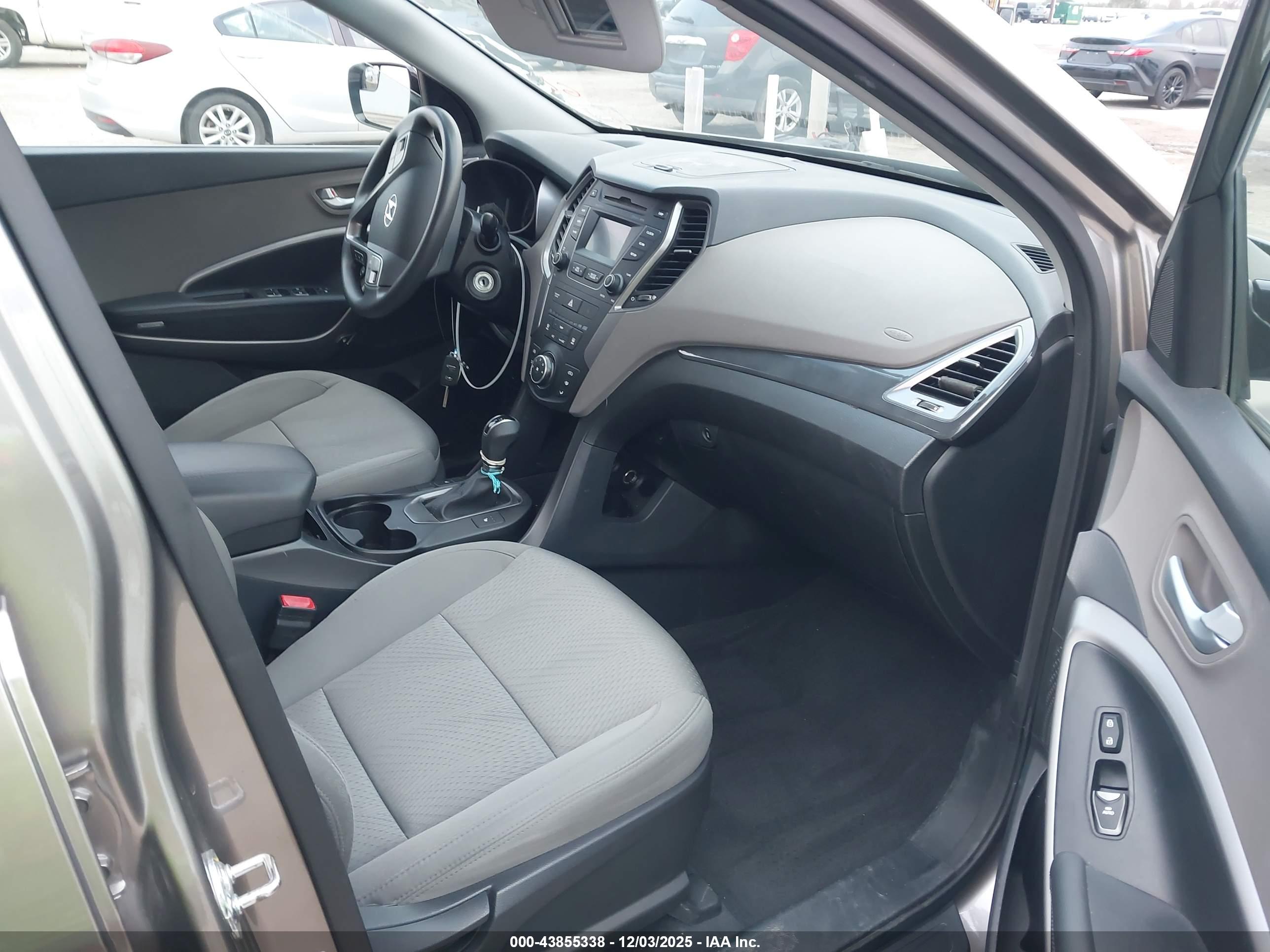 HYUNDAI SANTA image 5