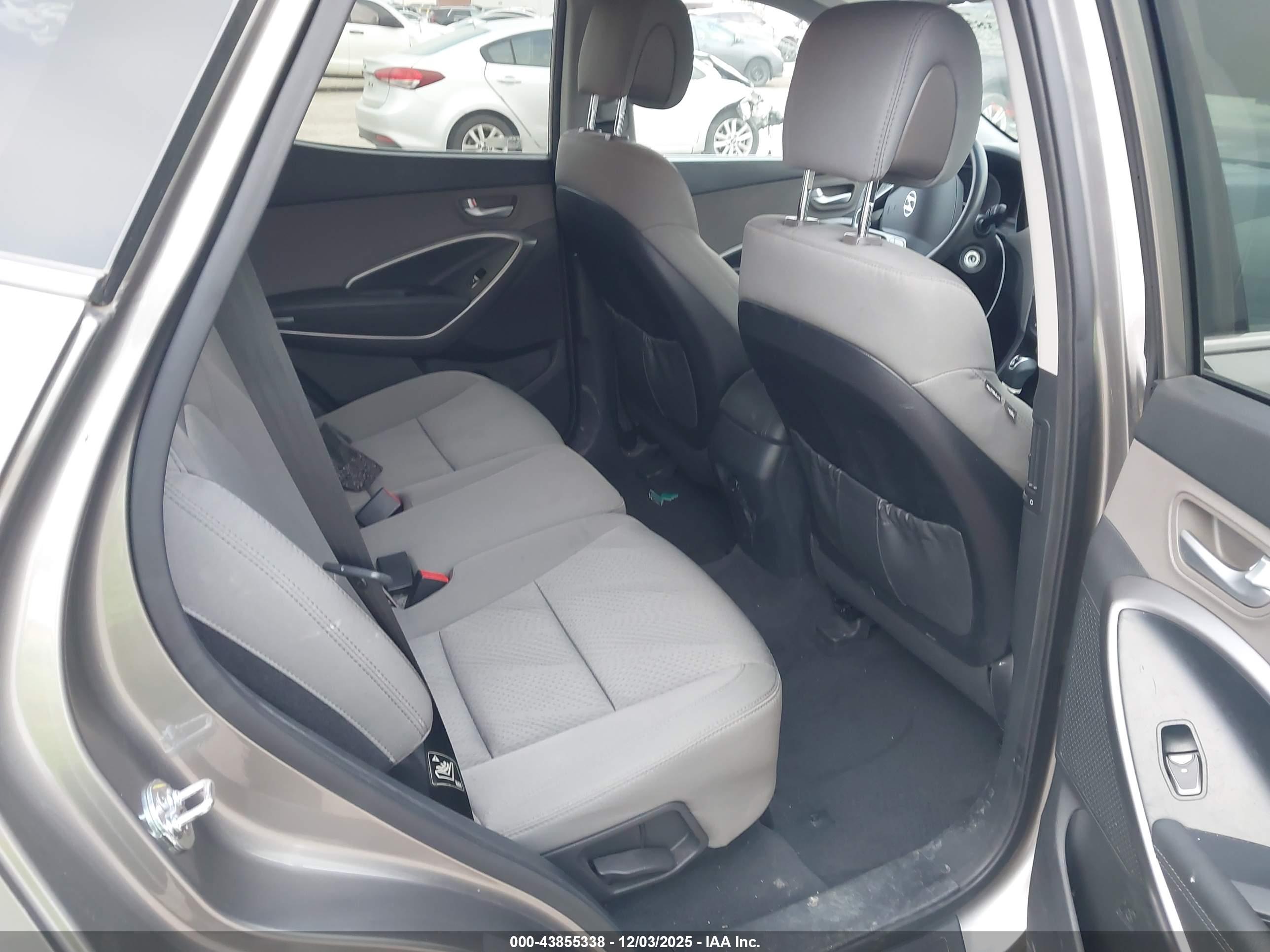 HYUNDAI SANTA image 8