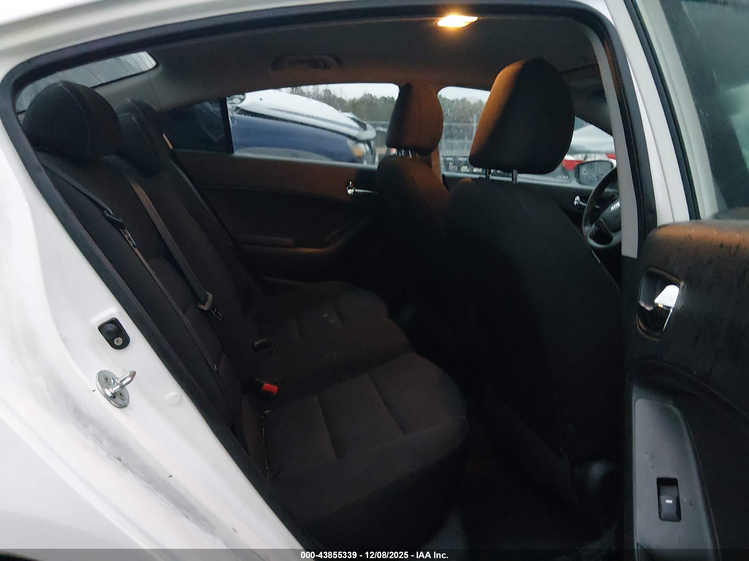 KIA FORTE image 8