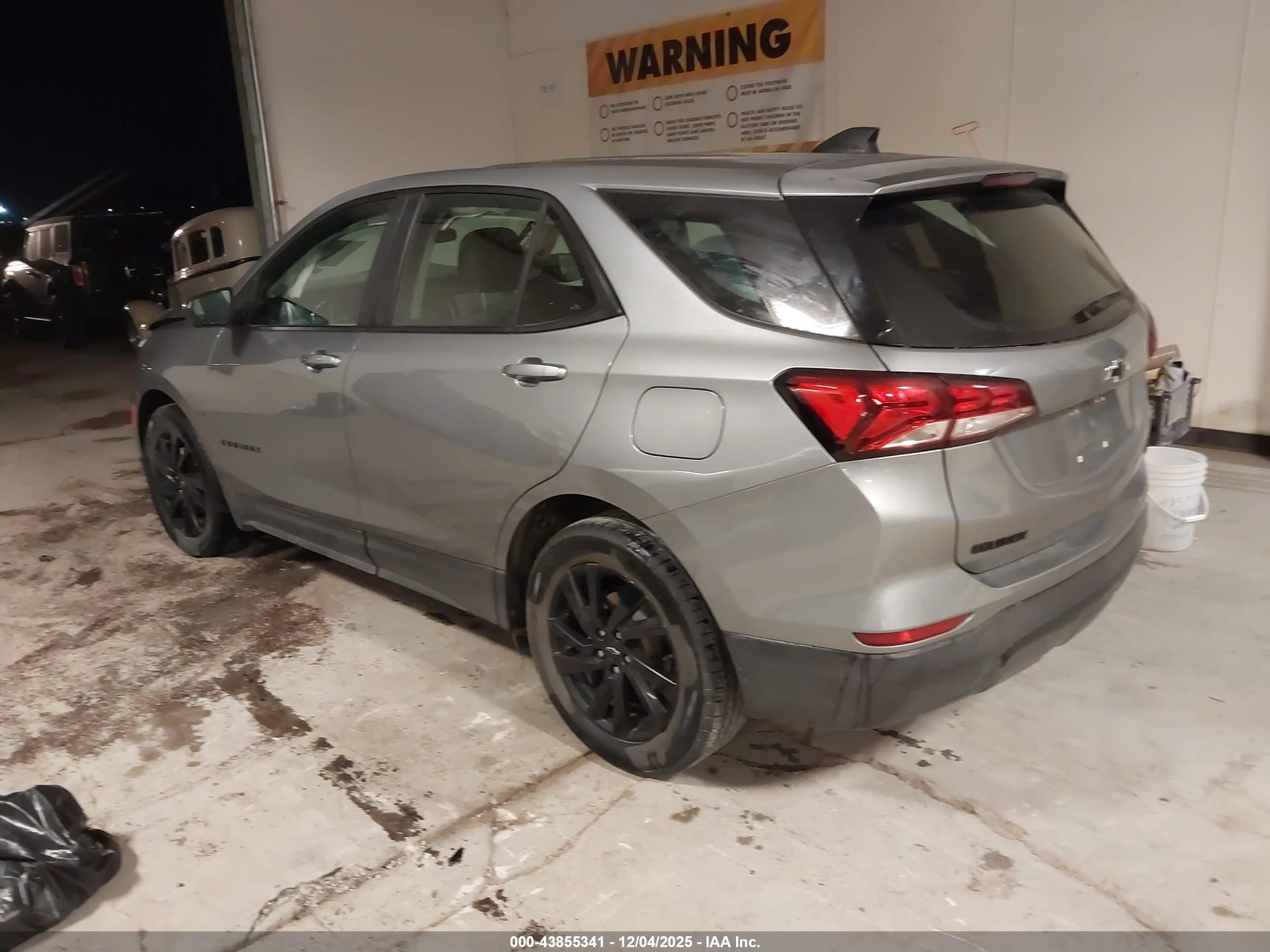 CHEVROLET EQUINOX image 3