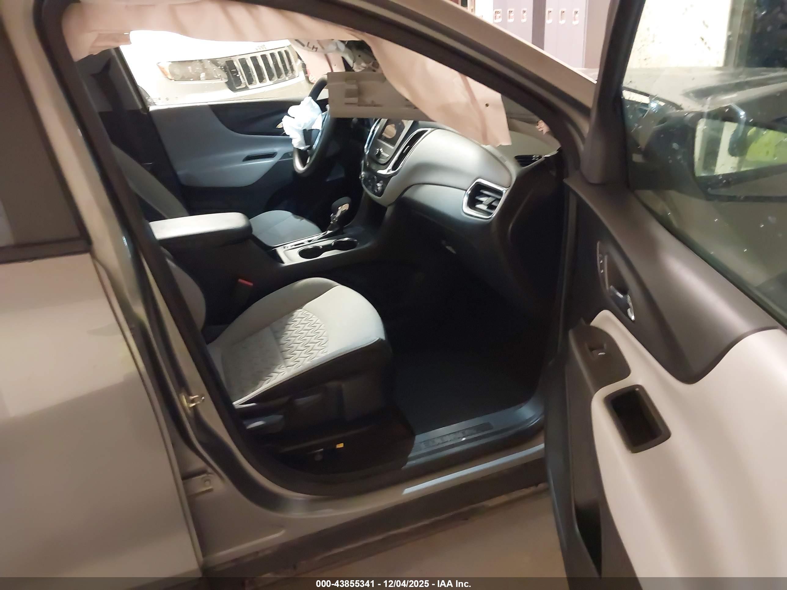 CHEVROLET EQUINOX image 5