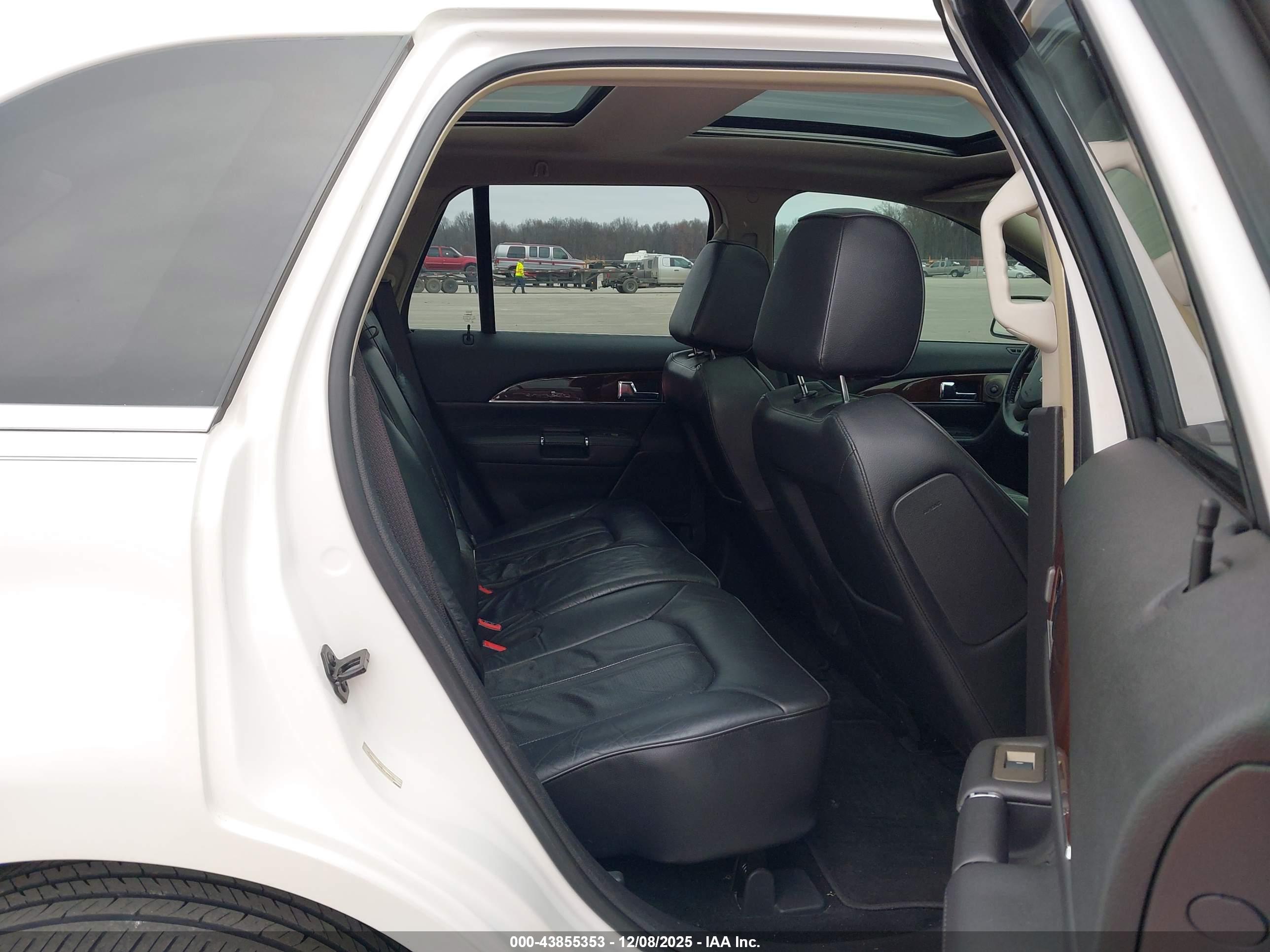 LINCOLN MKX image 8