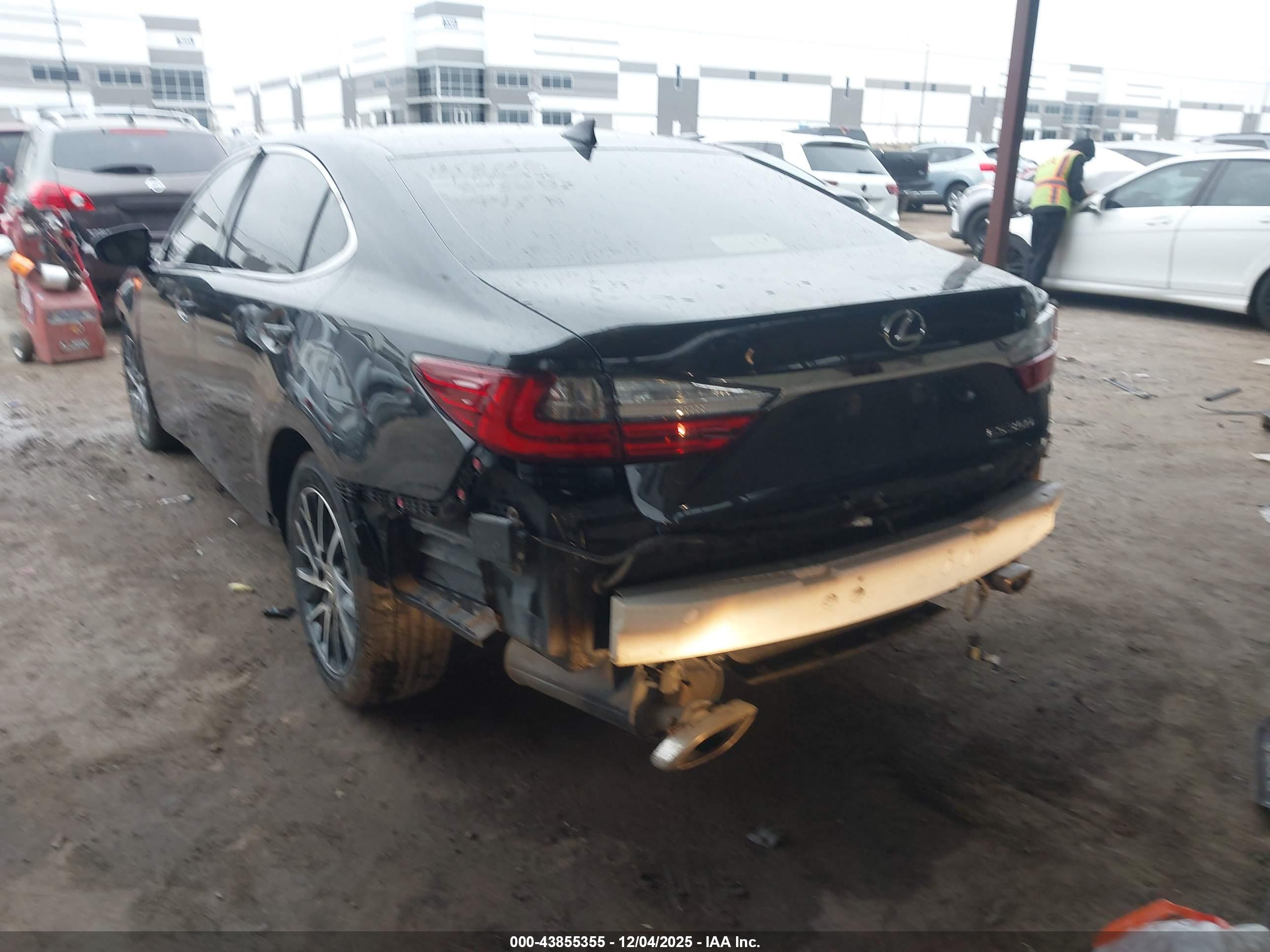 LEXUS ES image 3